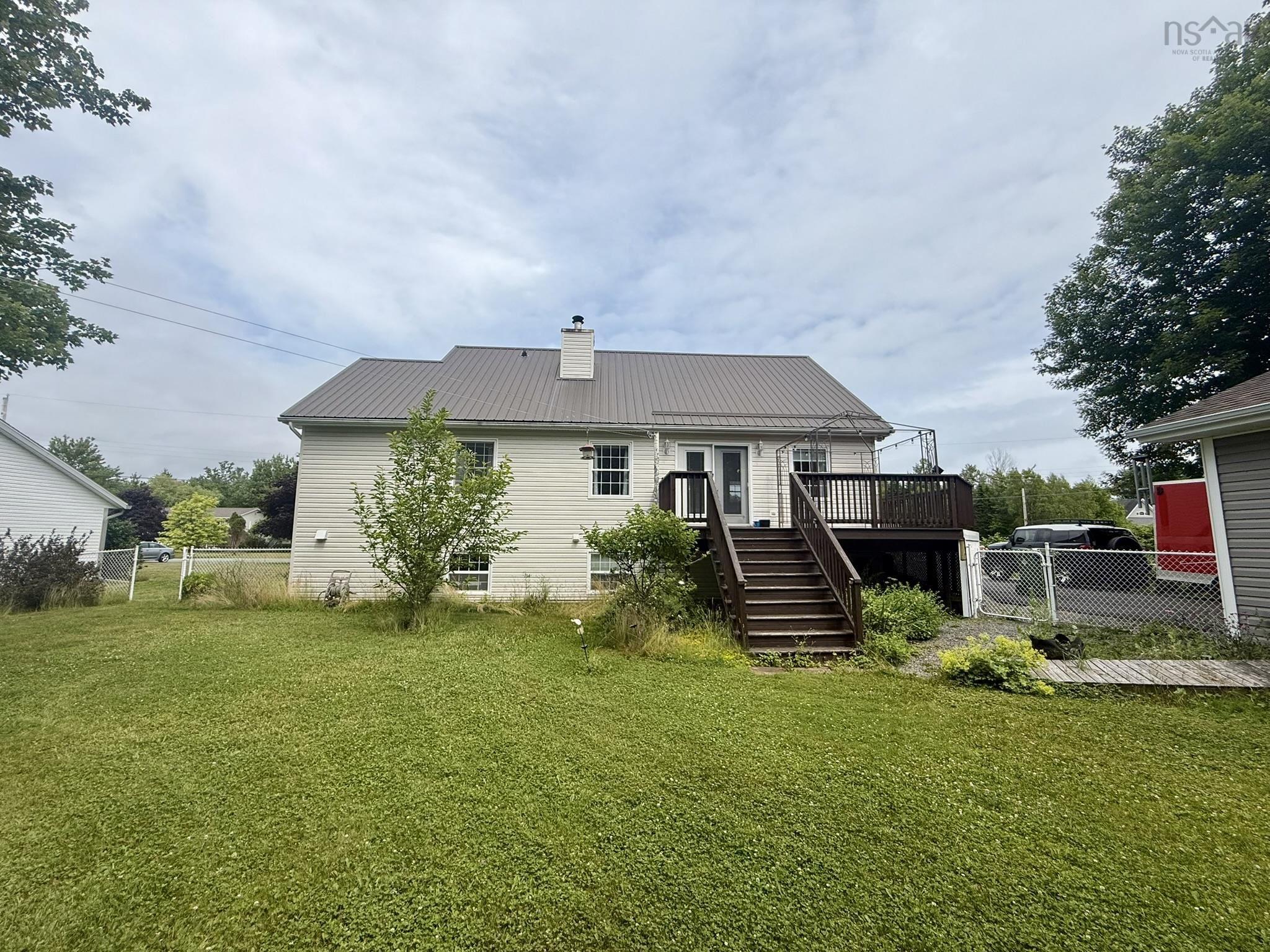 $575,000.00: 23 SILVERWOOD Drive, Valley