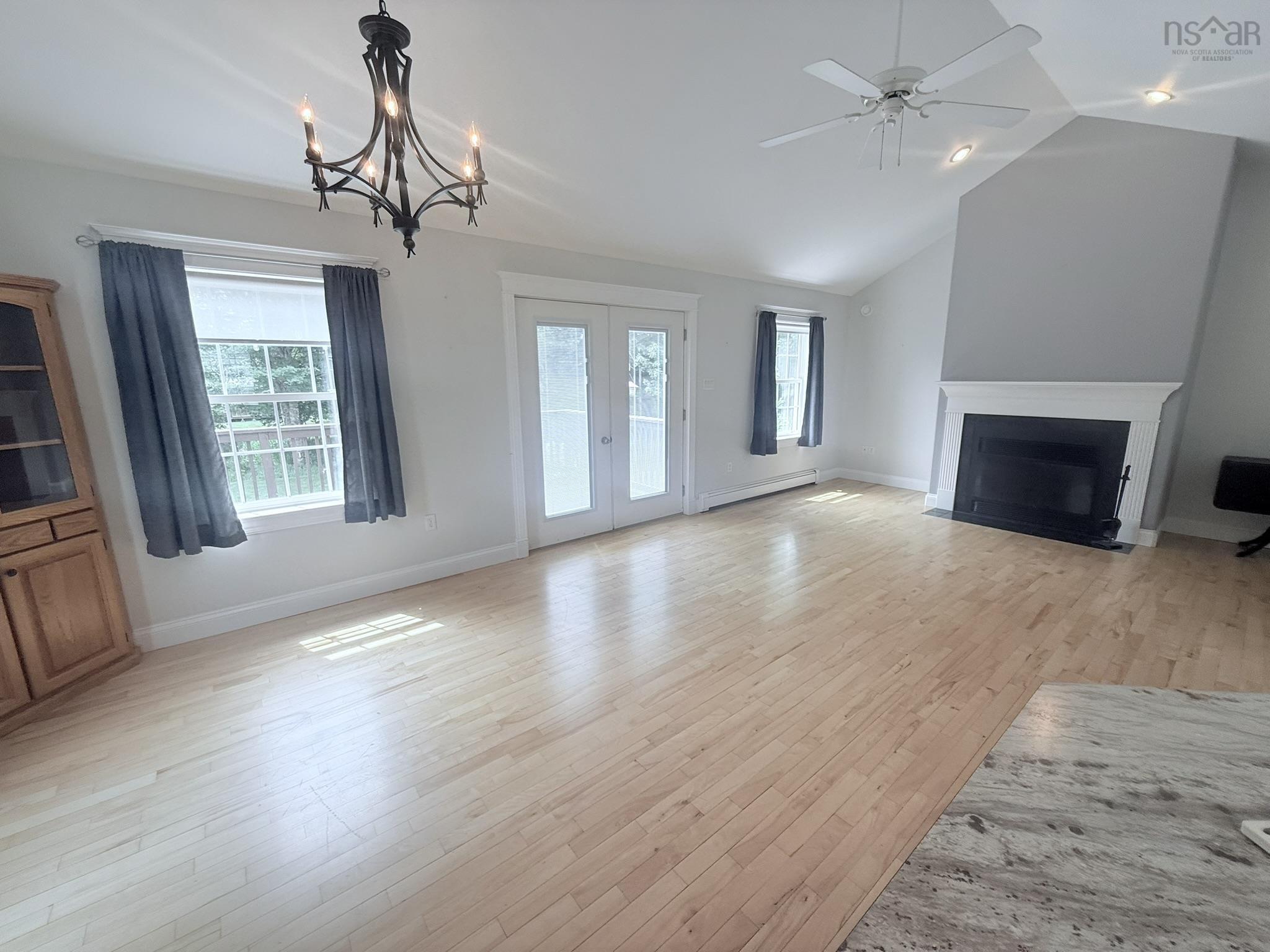 $575,000.00: 23 SILVERWOOD Drive, Valley