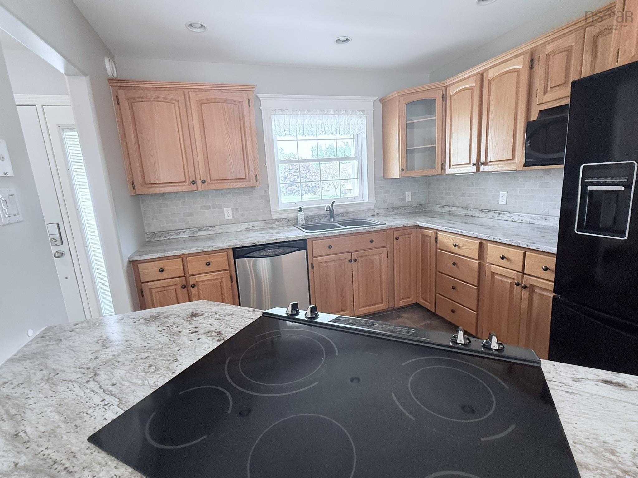 $575,000.00: 23 SILVERWOOD Drive, Valley