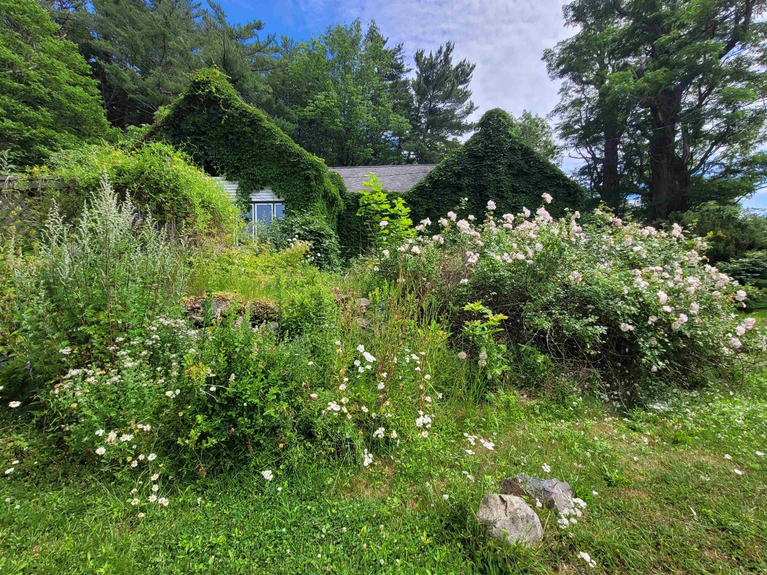 $429,000.00: 221 Highway 8, Milton