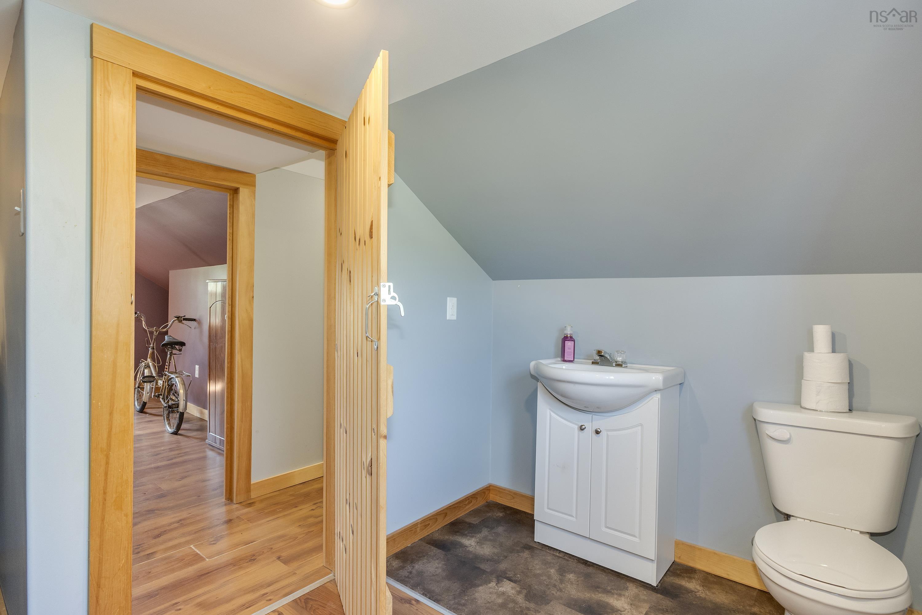 $240,000.00: 1718 Bloomington Road, Bloomington