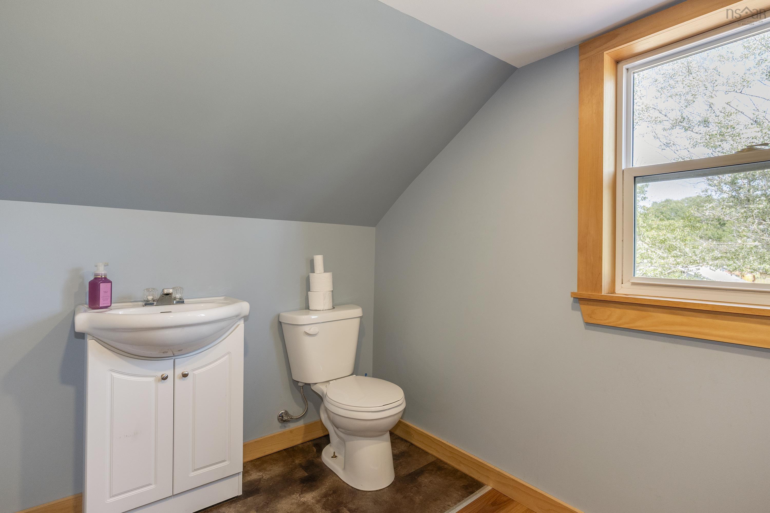 $240,000.00: 1718 Bloomington Road, Bloomington