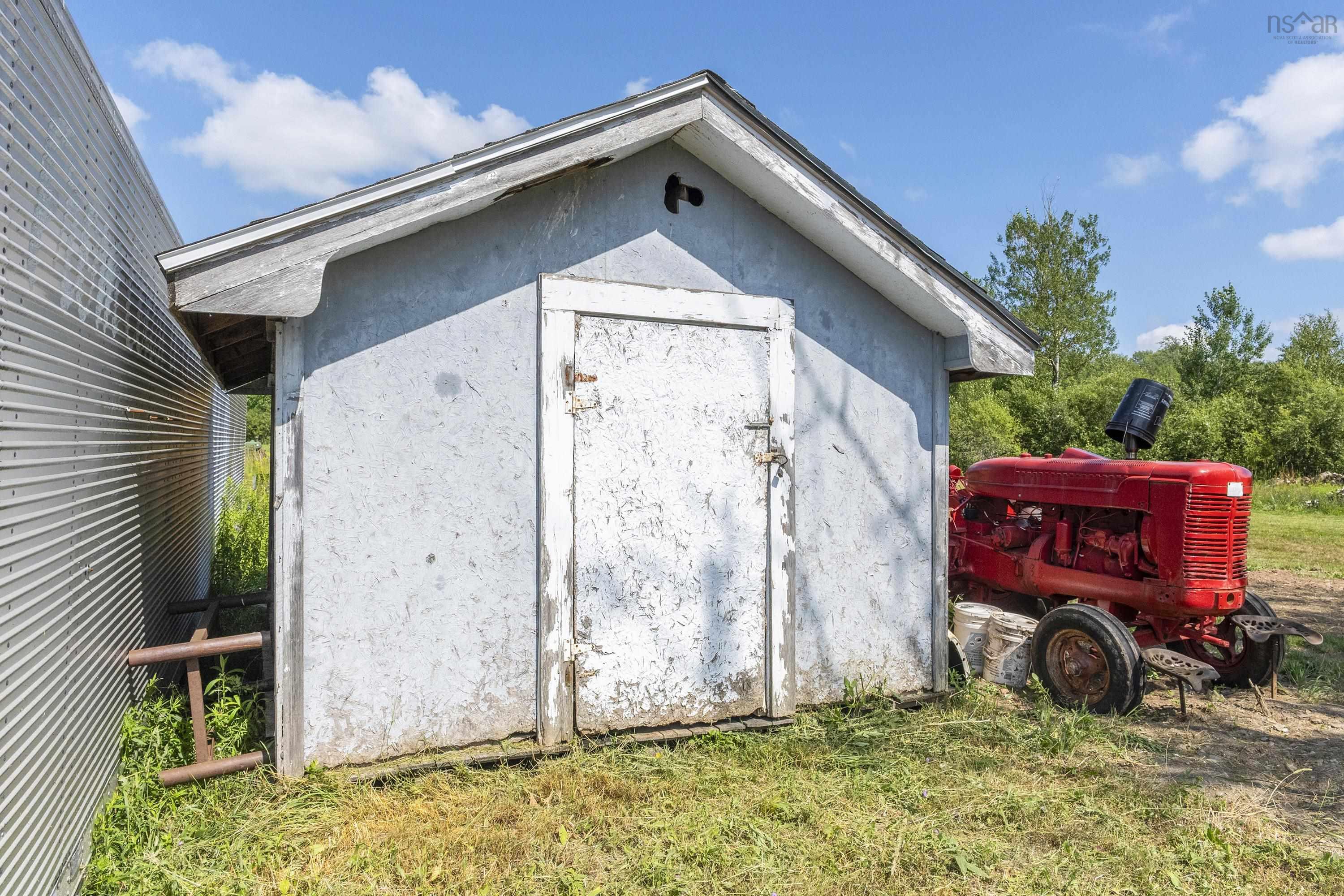 $240,000.00: 1718 Bloomington Road, Bloomington