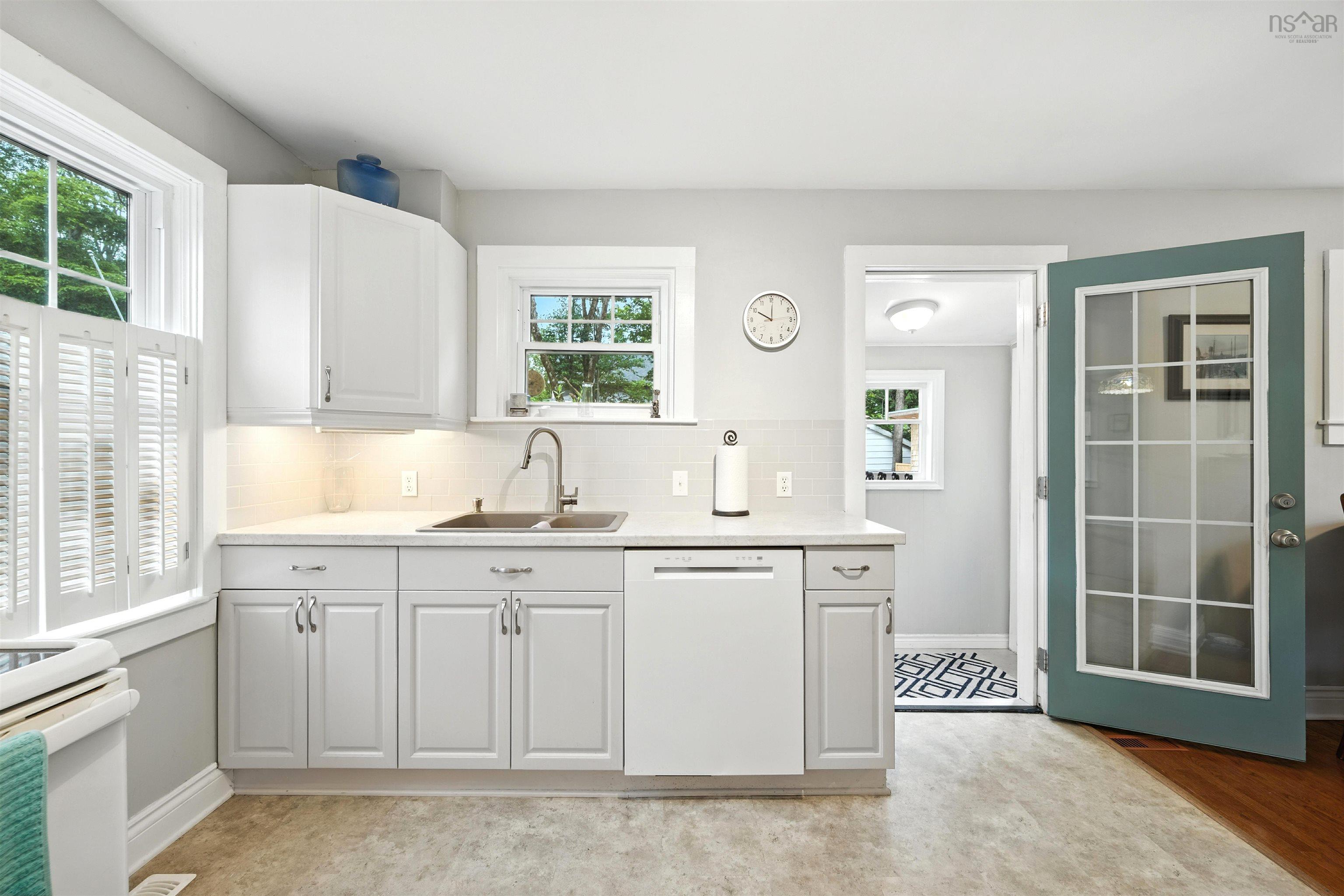 $499,000.00: 32 Forest Hill Drive, Halifax