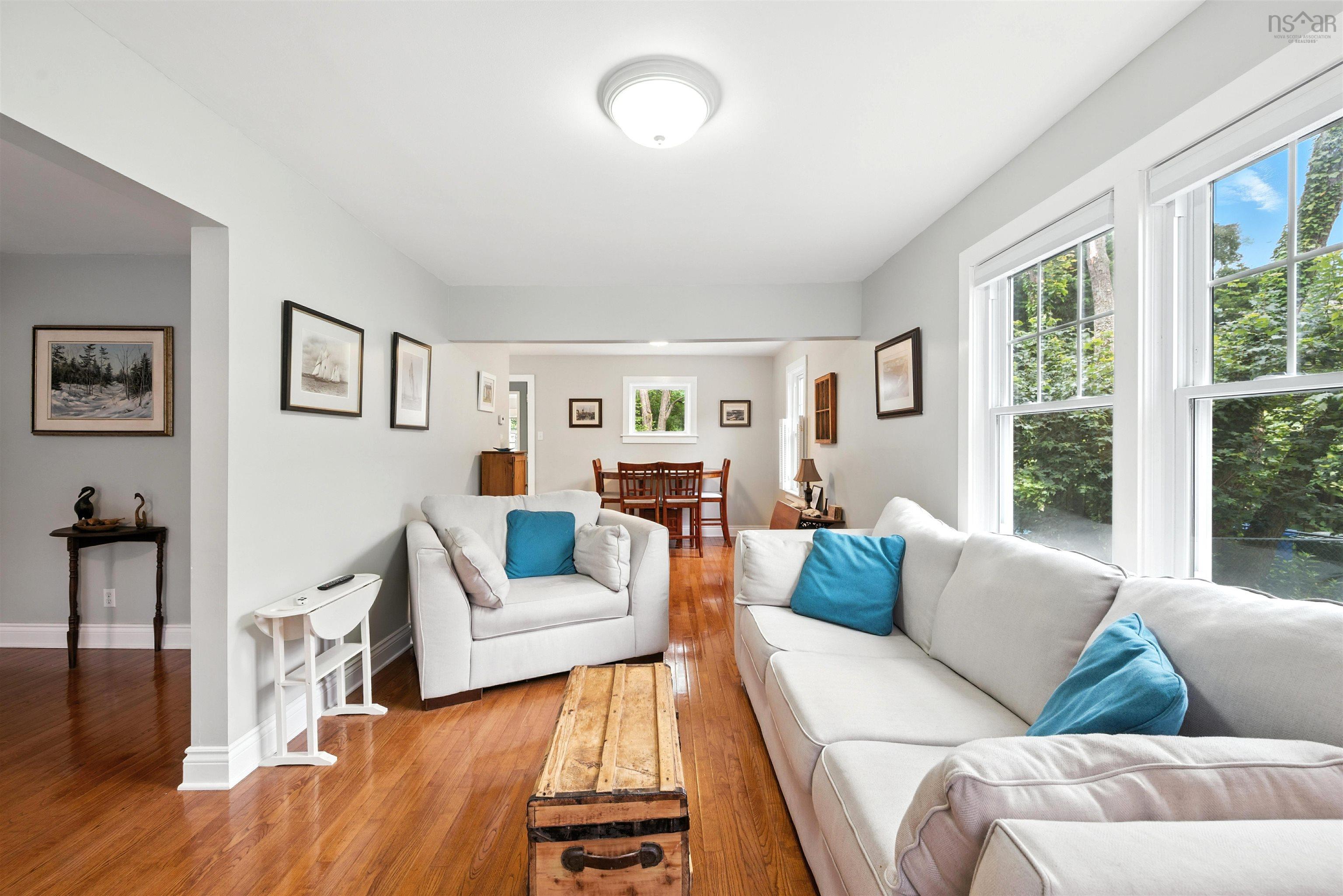 $499,000.00: 32 Forest Hill Drive, Halifax