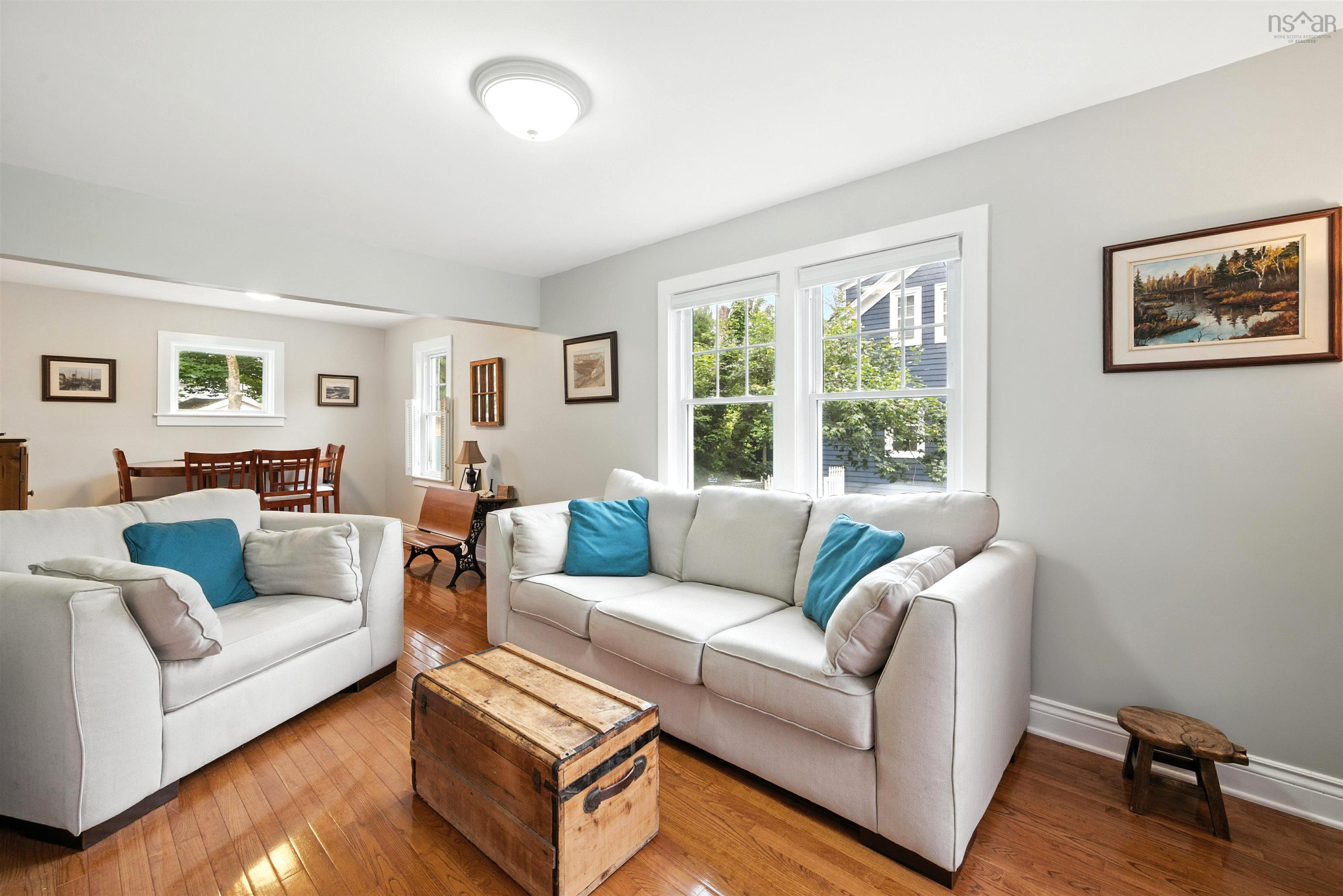 $499,000.00: 32 Forest Hill Drive, Halifax