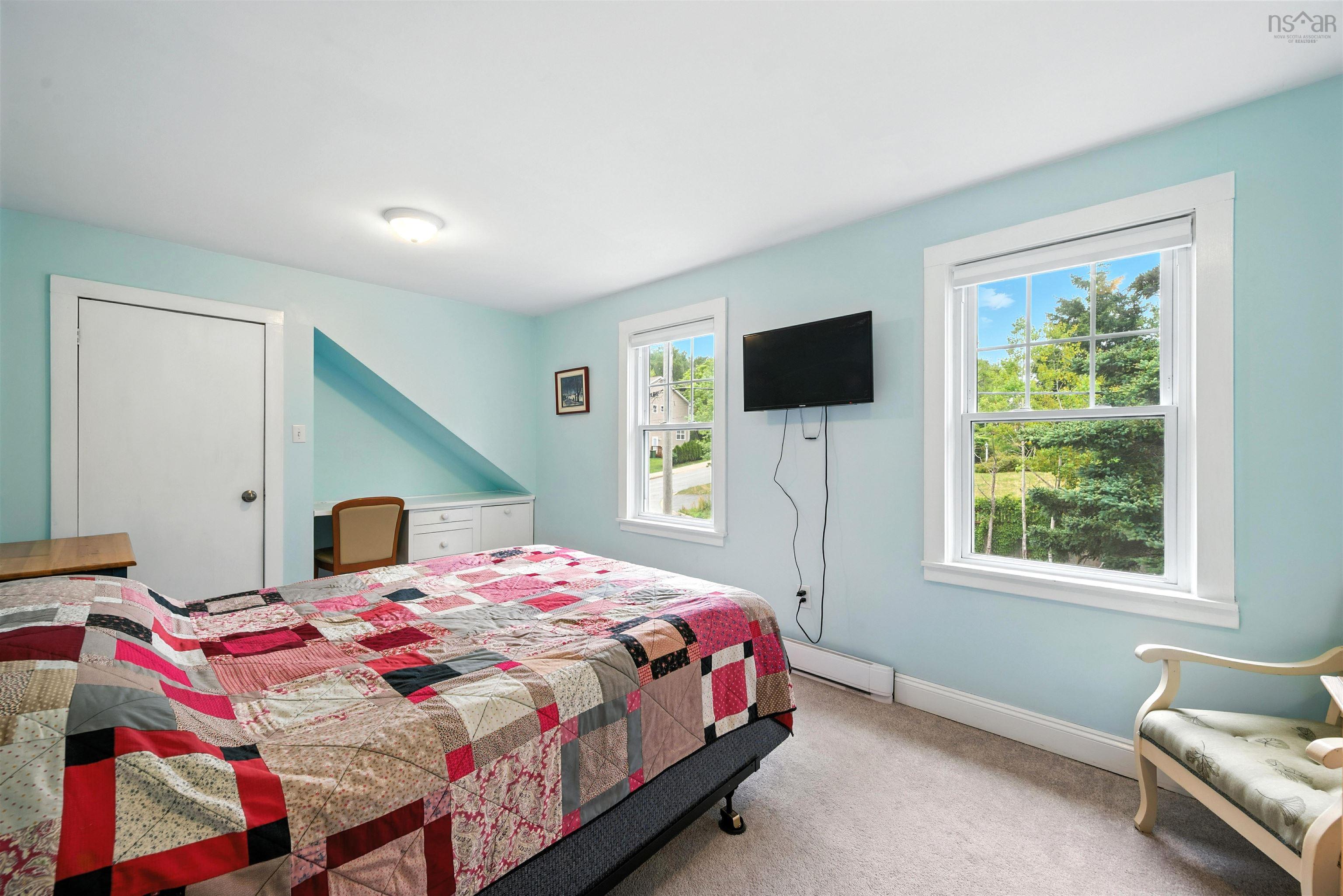 $499,000.00: 32 Forest Hill Drive, Halifax