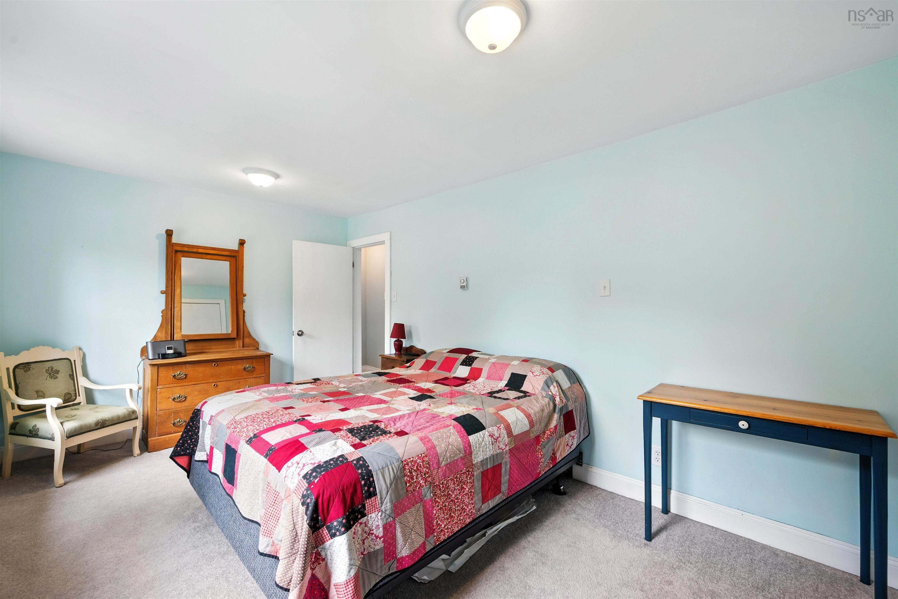 $499,000.00: 32 Forest Hill Drive, Halifax