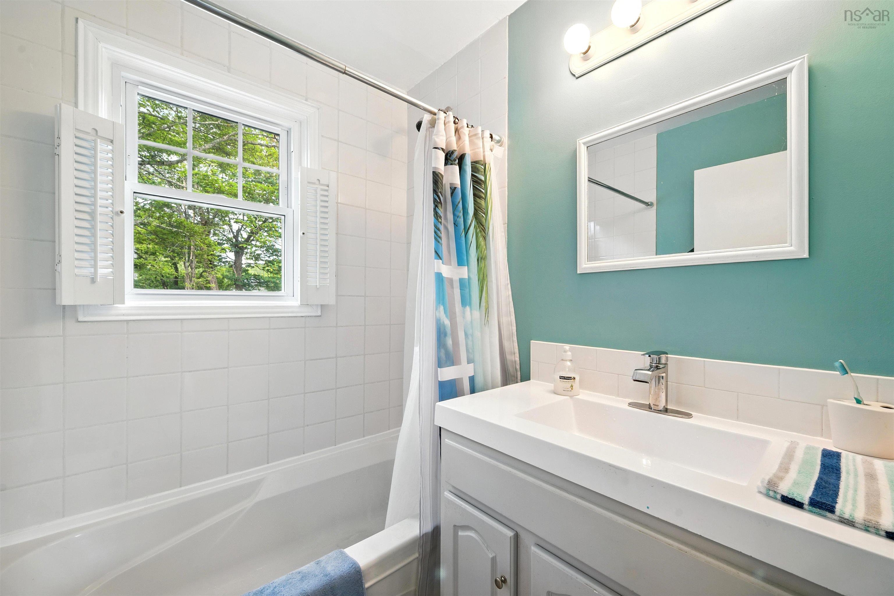 $499,000.00: 32 Forest Hill Drive, Halifax