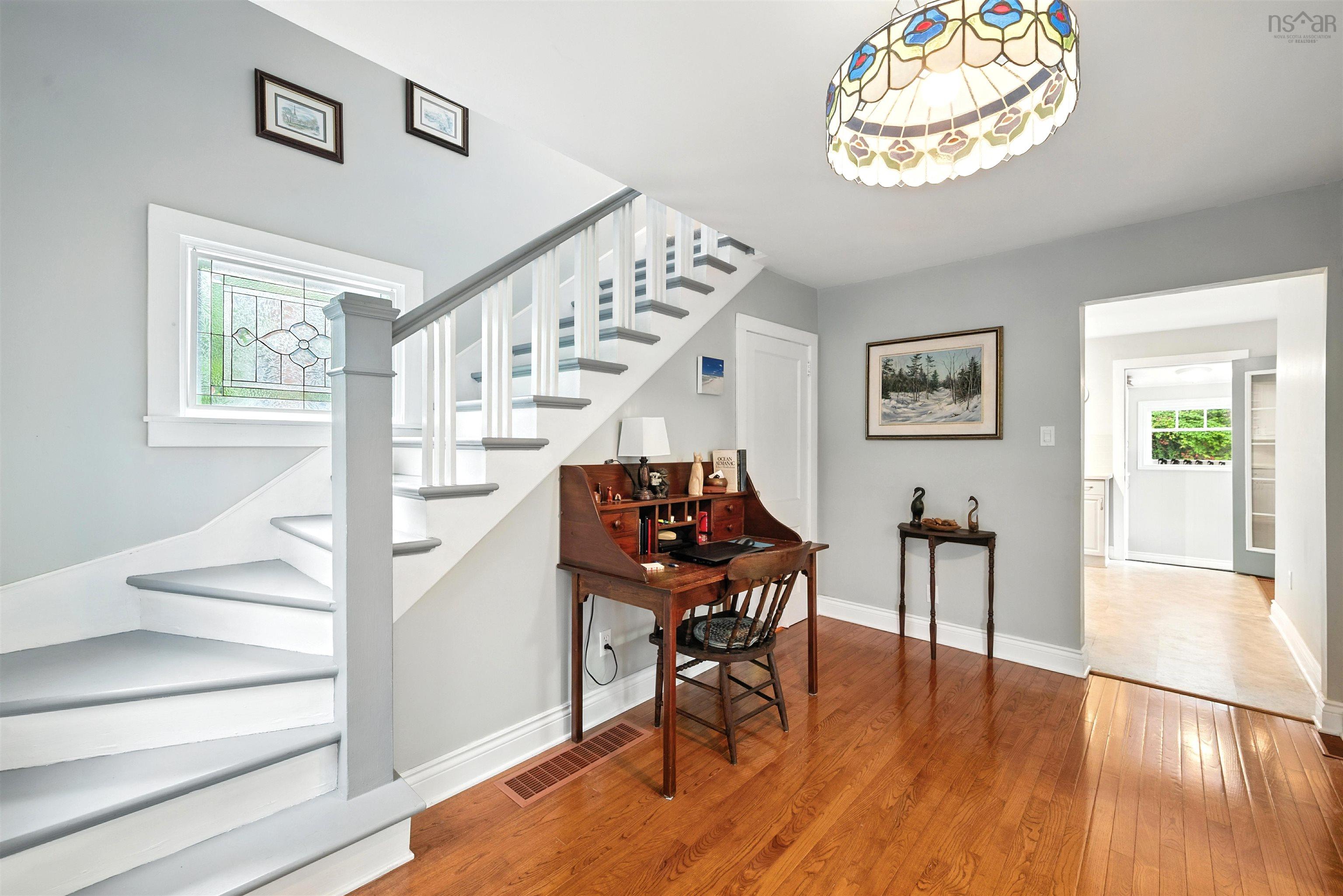 $499,000.00: 32 Forest Hill Drive, Halifax