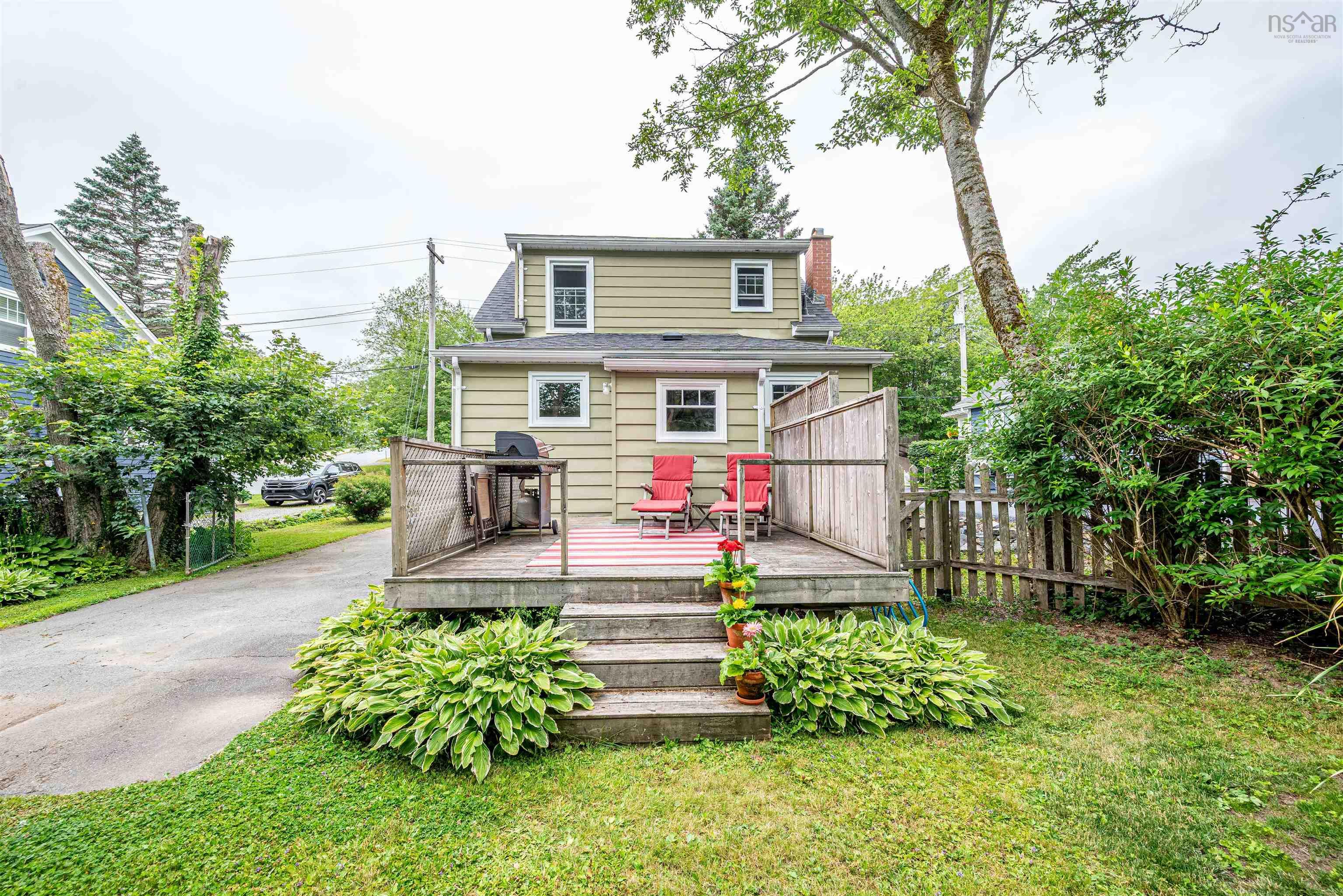 $499,000.00: 32 Forest Hill Drive, Halifax