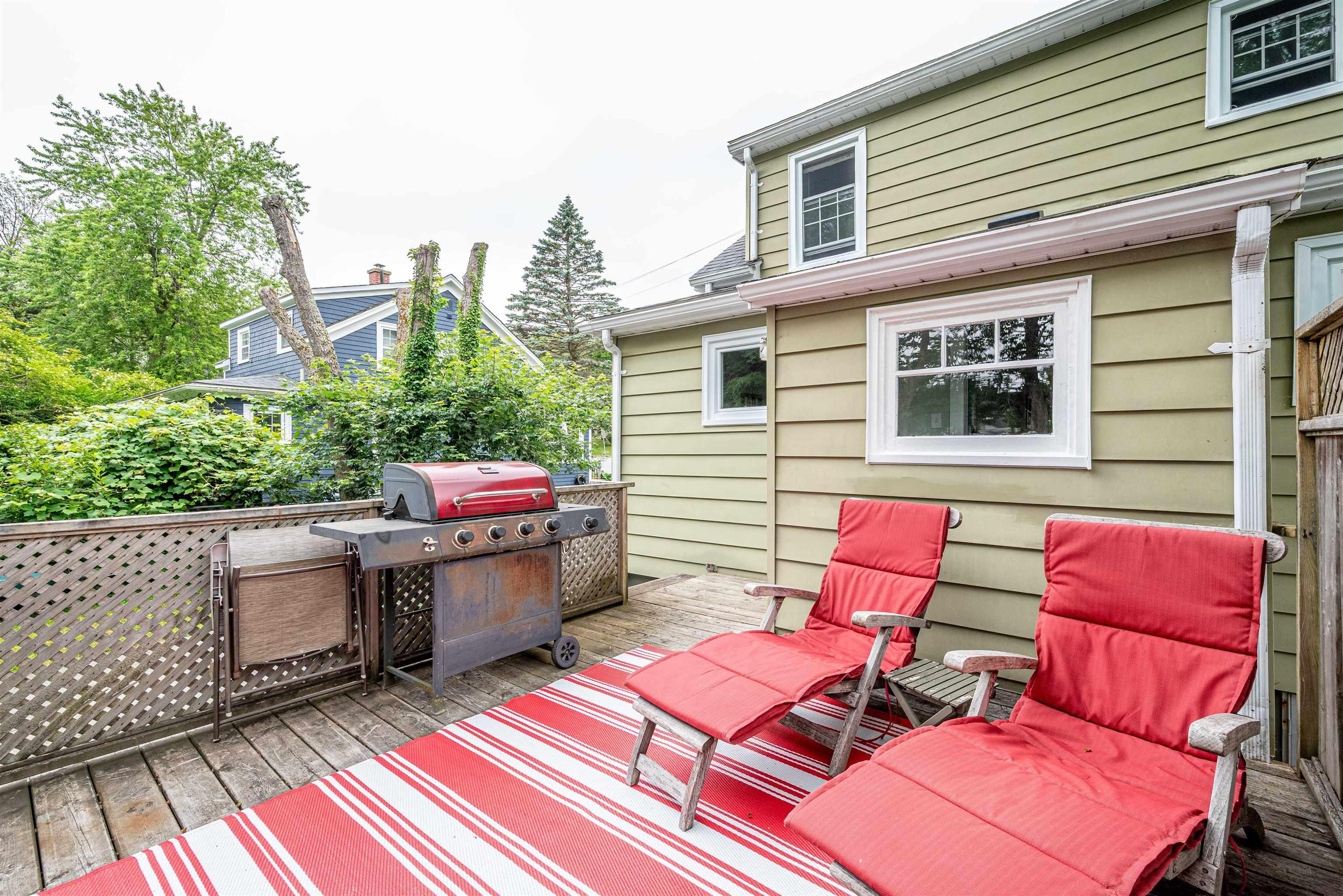 $499,000.00: 32 Forest Hill Drive, Halifax