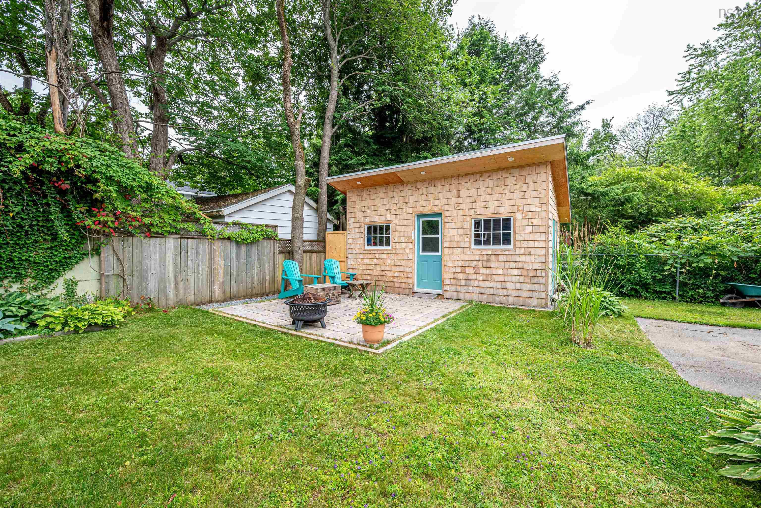 $499,000.00: 32 Forest Hill Drive, Halifax