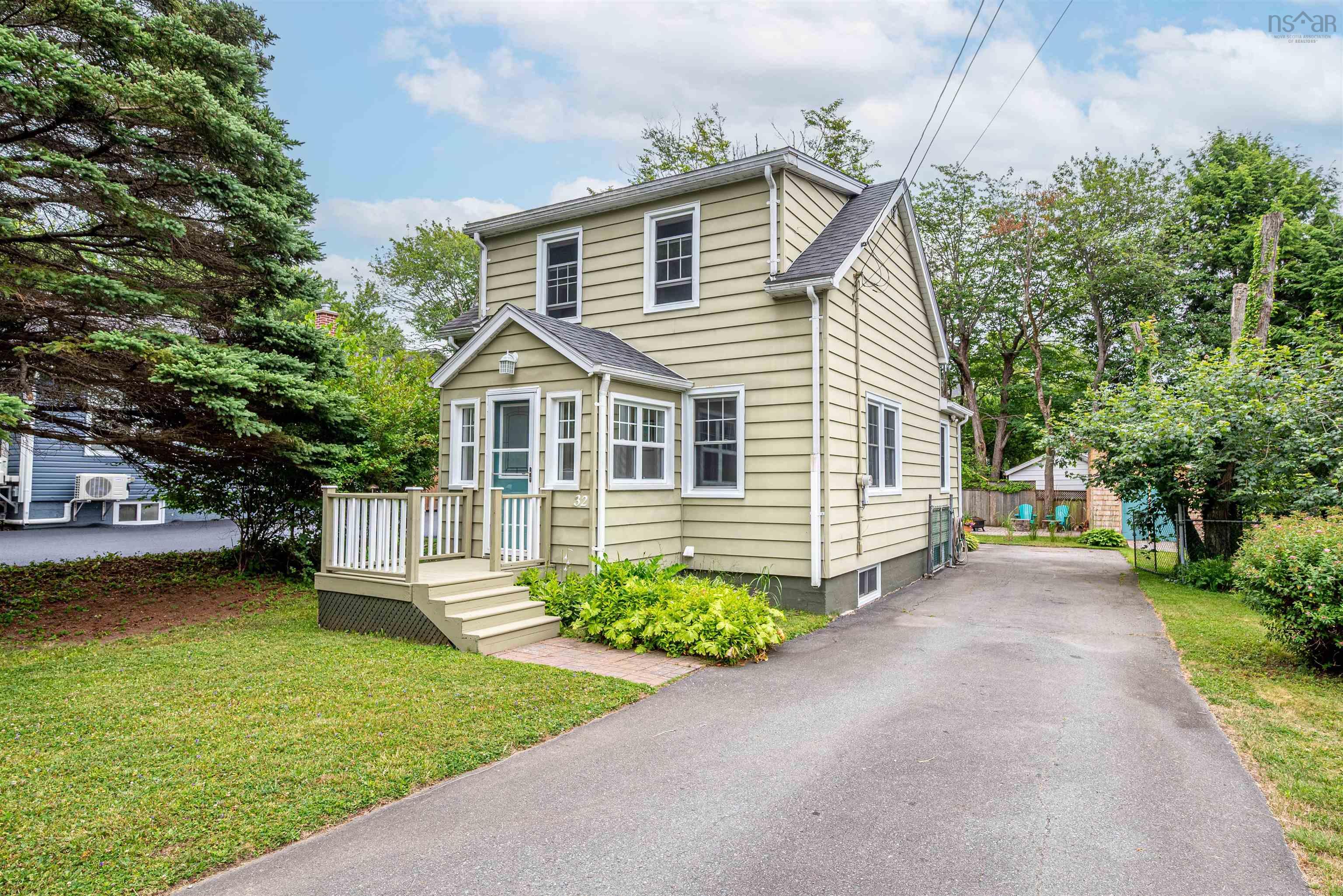 $499,000.00: 32 Forest Hill Drive, Halifax