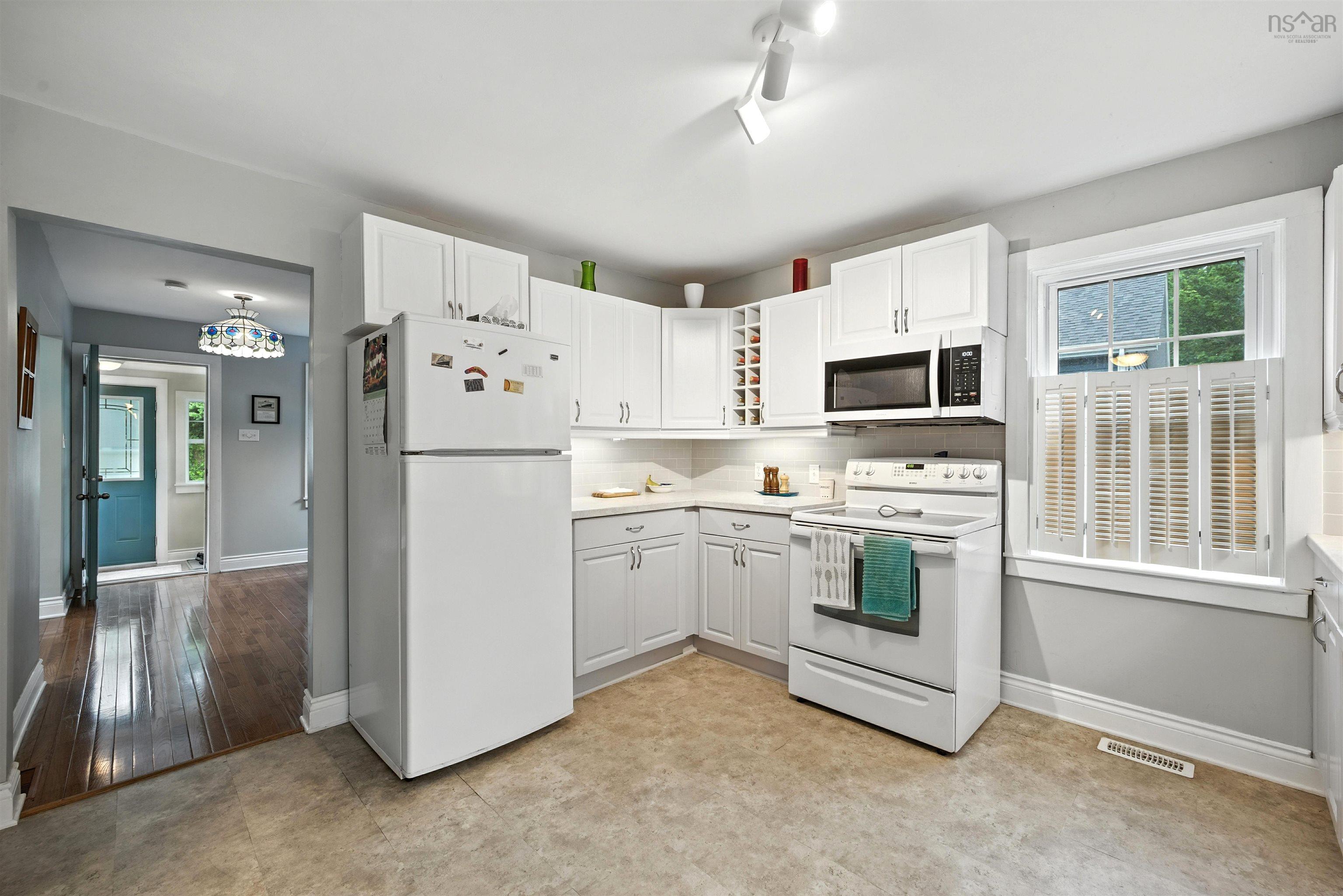 $499,000.00: 32 Forest Hill Drive, Halifax