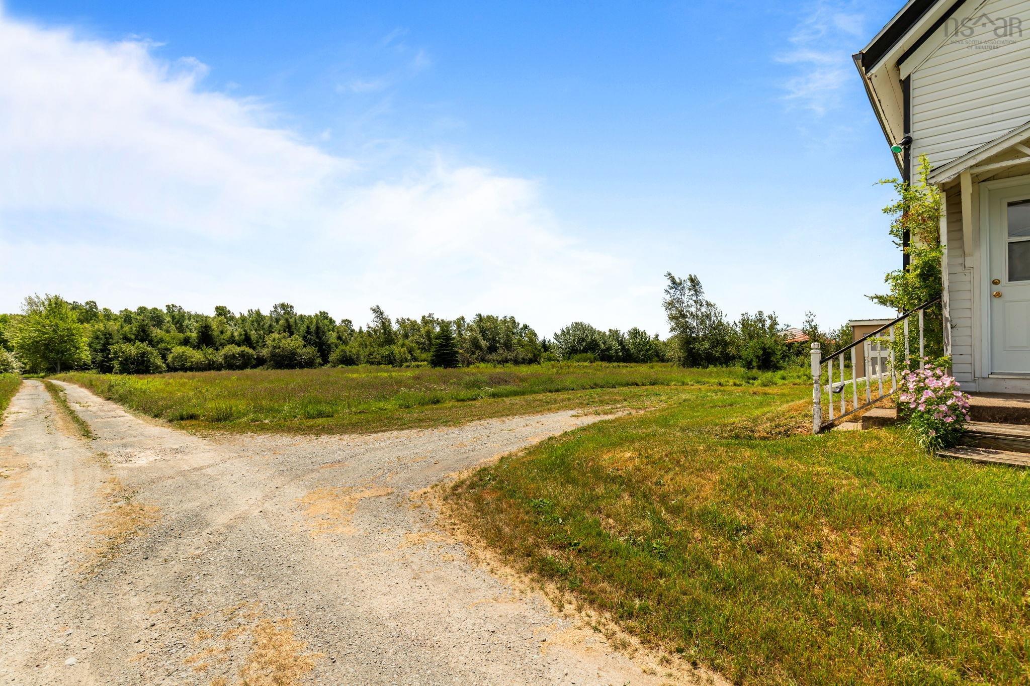 $329,000.00: 4031 215 Highway, Lower Burlington