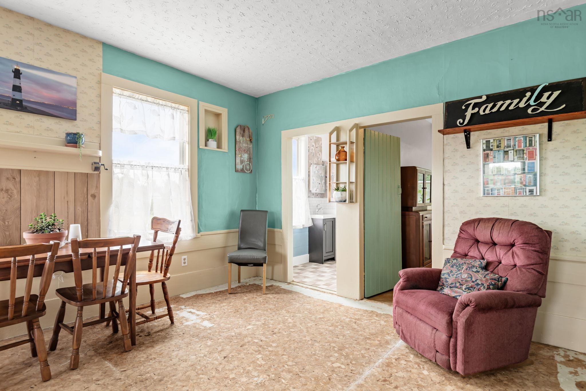 $329,000.00: 4031 215 Highway, Lower Burlington