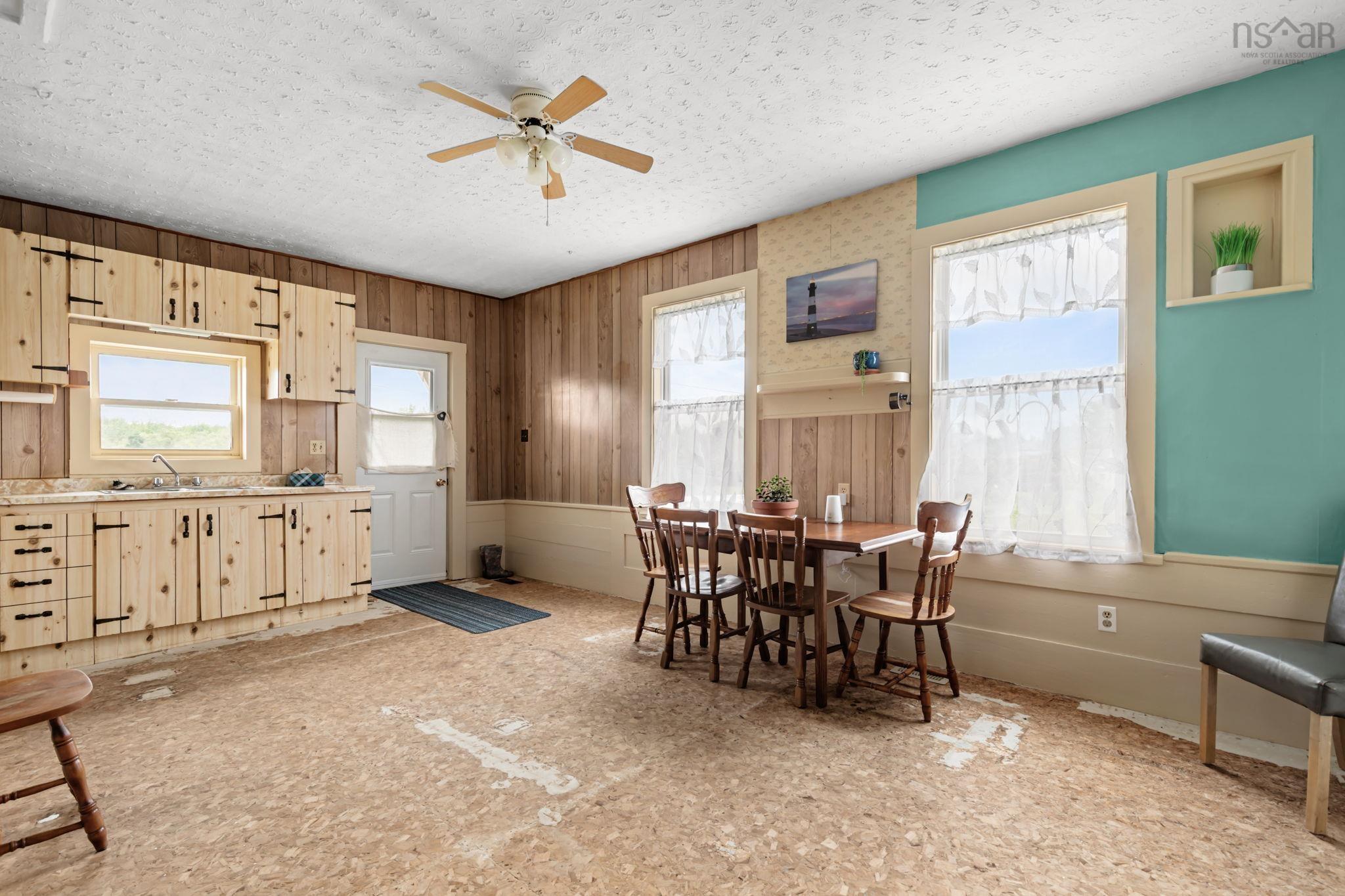 $329,000.00: 4031 215 Highway, Lower Burlington