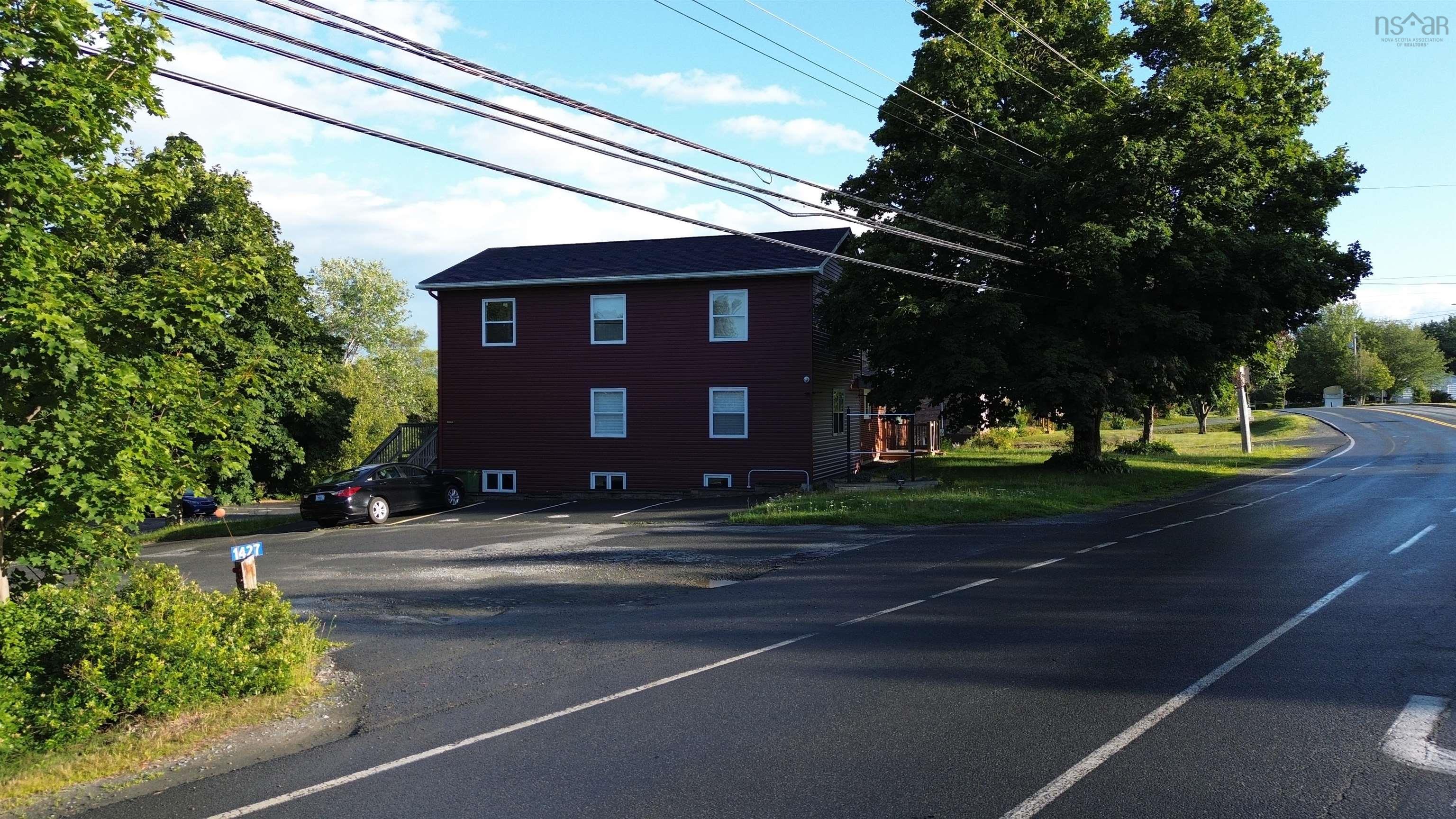 $1,295,000.00: 1423 Fall River Road, Fall River