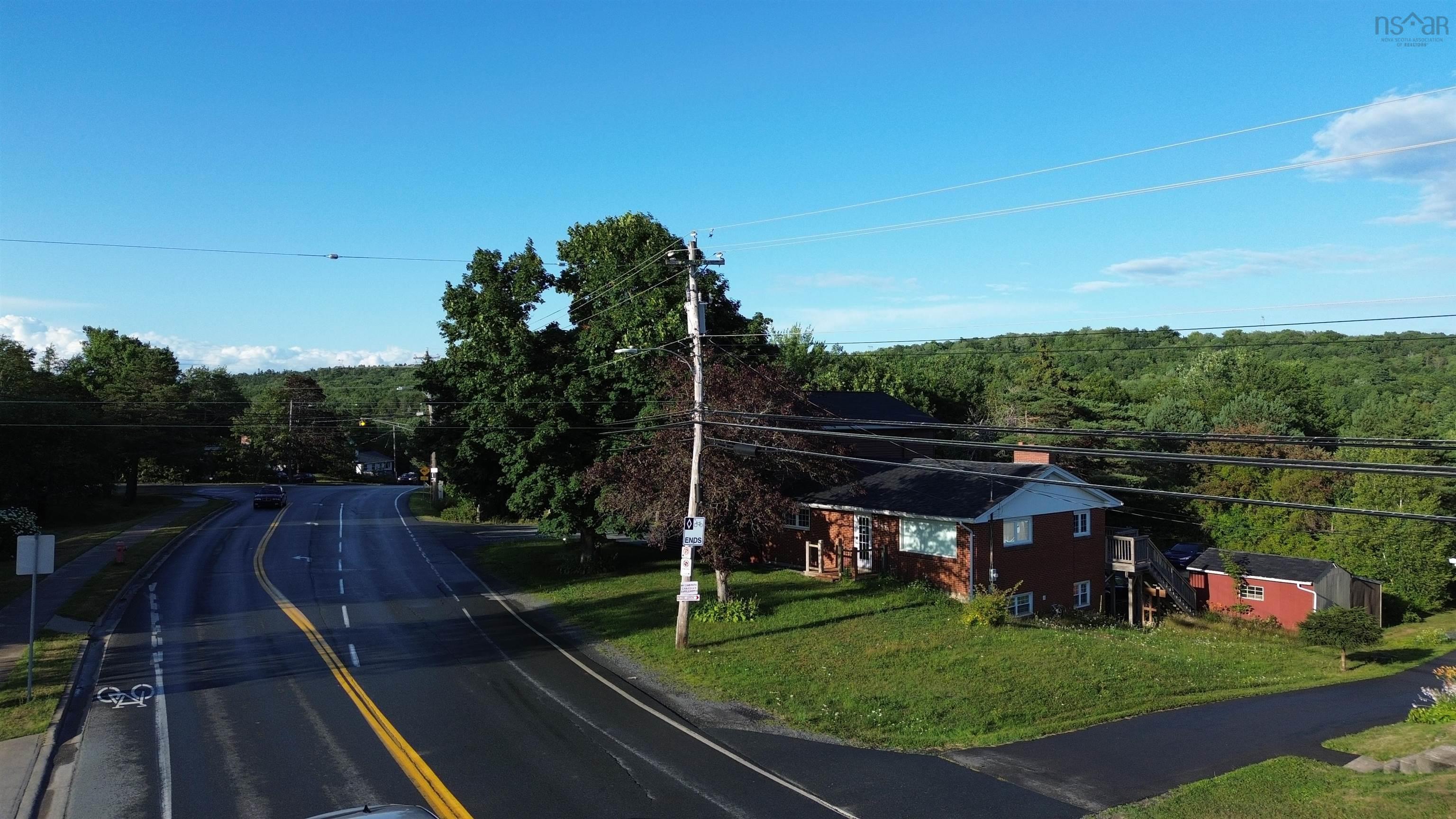 $1,295,000.00: 1423 Fall River Road, Fall River