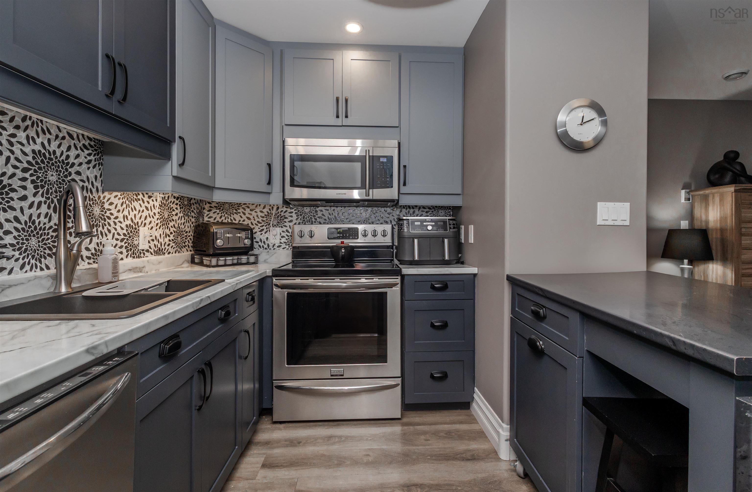 $325,000.00: 104 69 Kings Road, Sydney