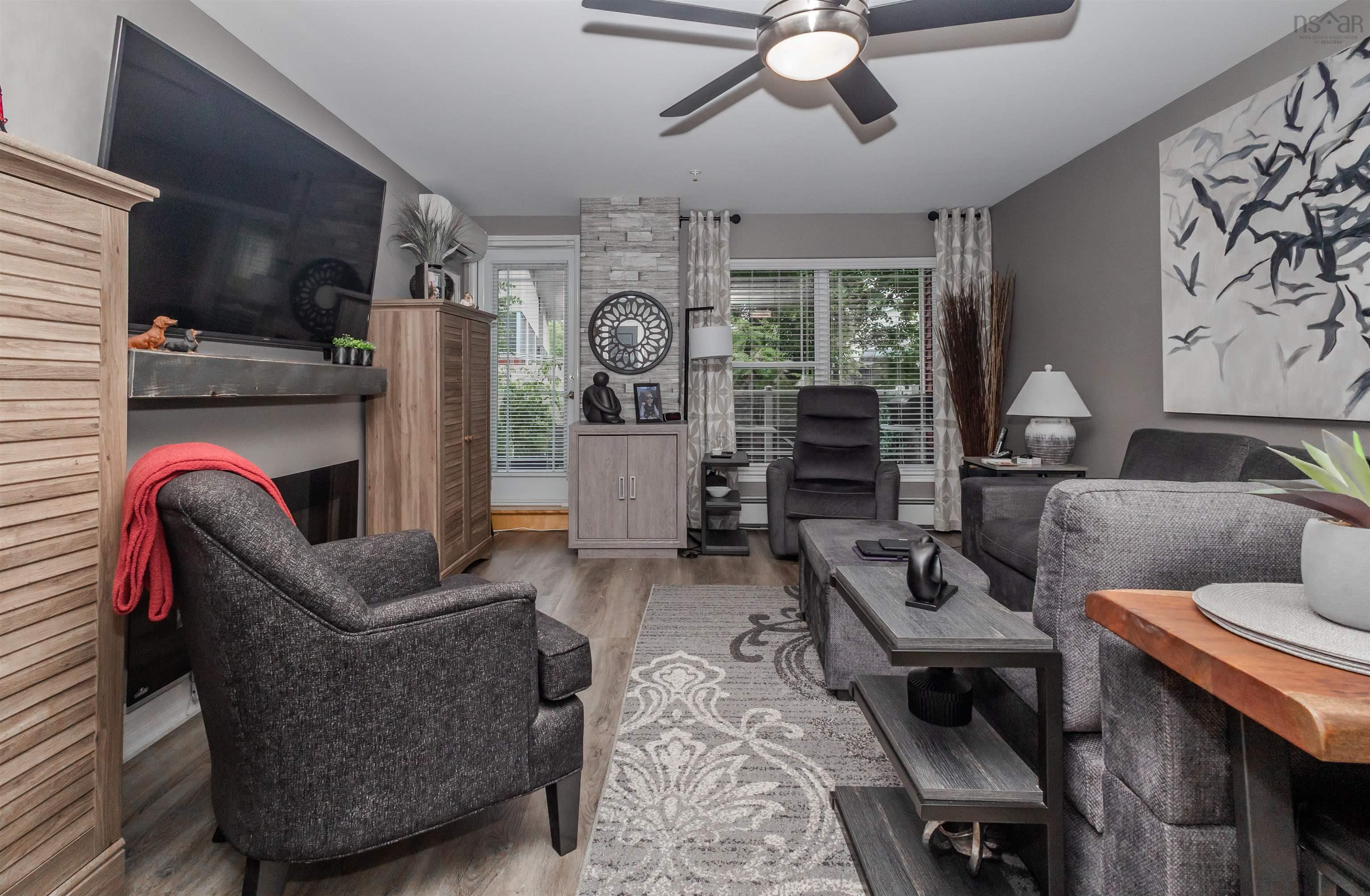 $325,000.00: 104 69 Kings Road, Sydney