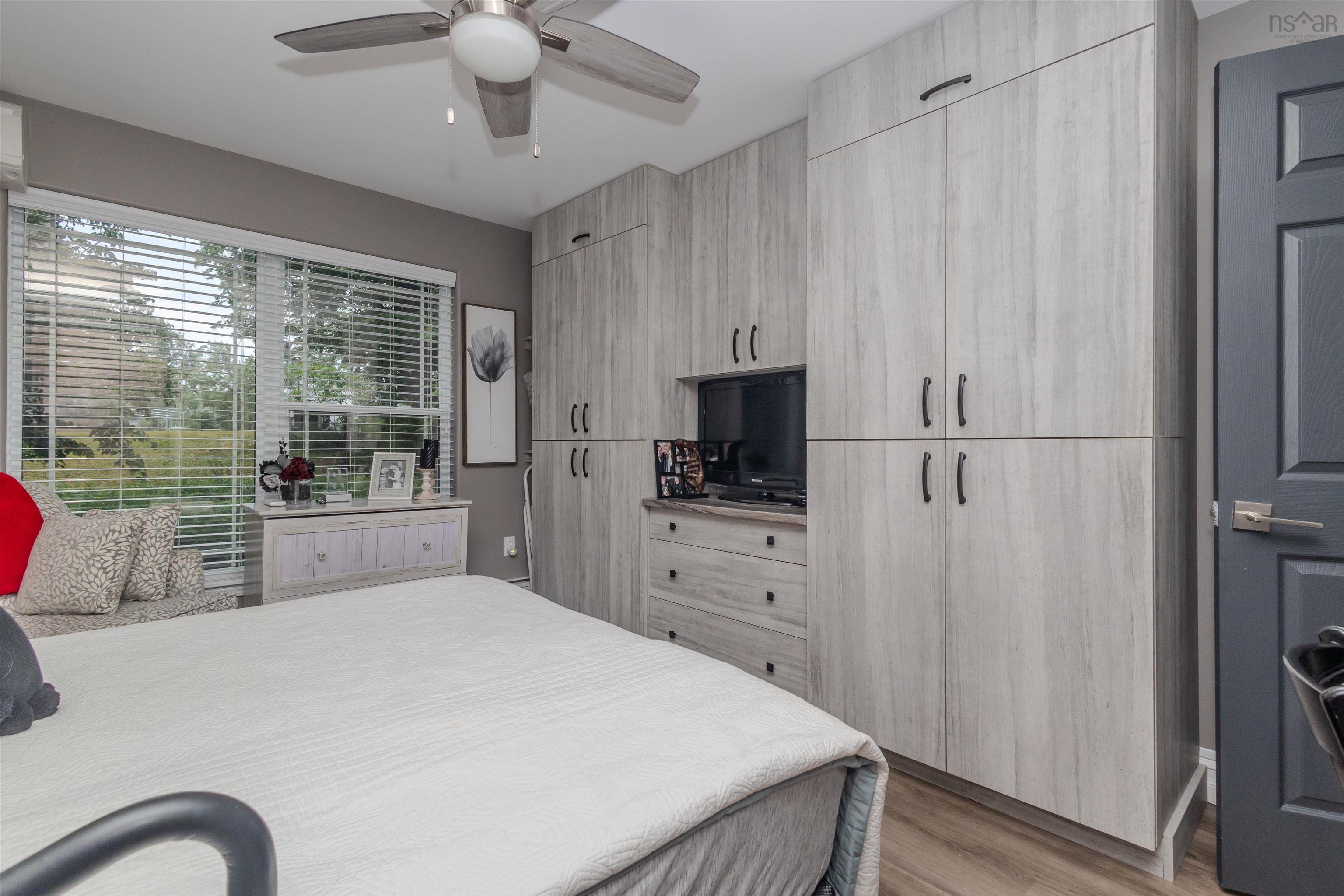 $325,000.00: 104 69 Kings Road, Sydney