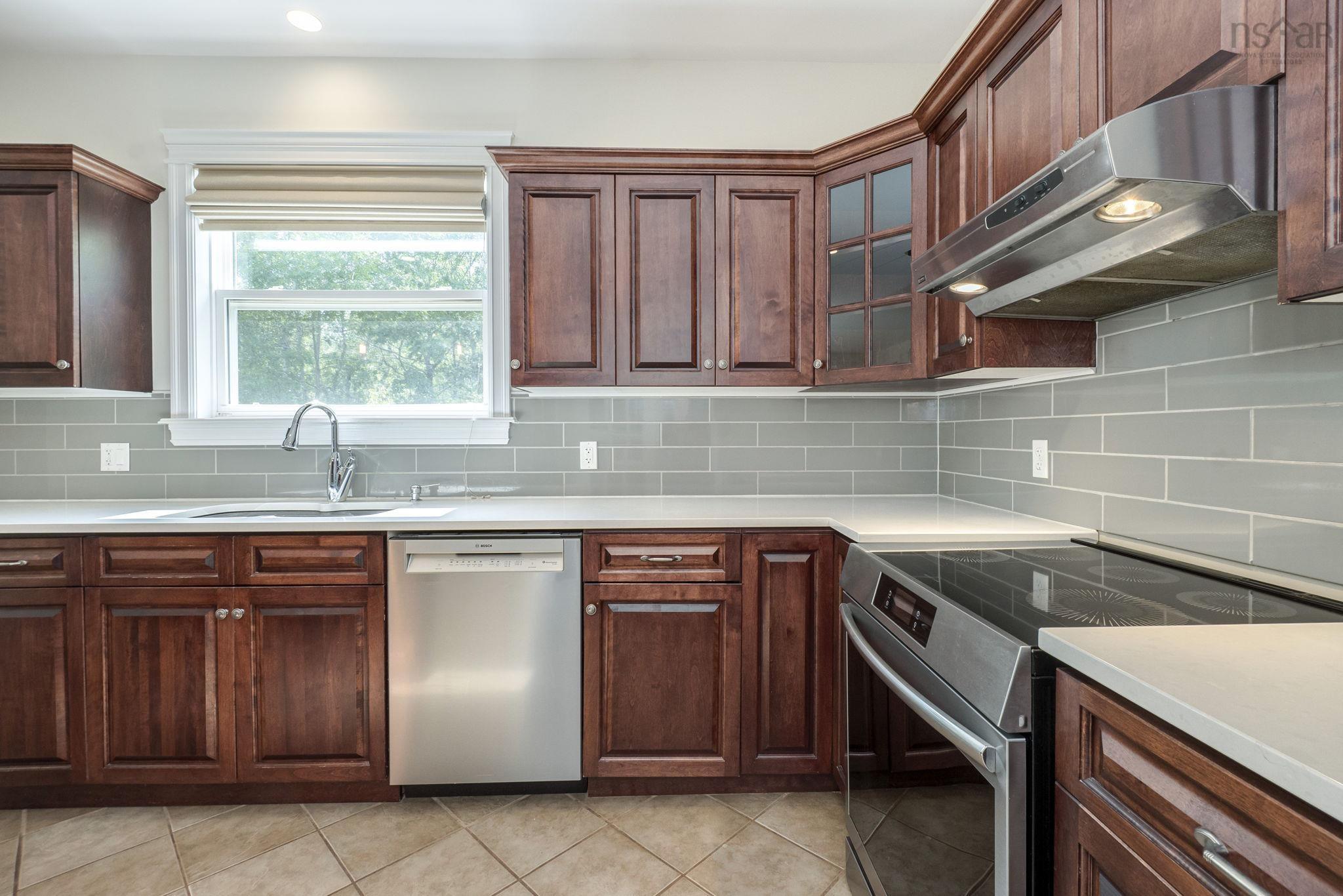 $724,900.00: 539 Birch Bear Run, Lewis Lake