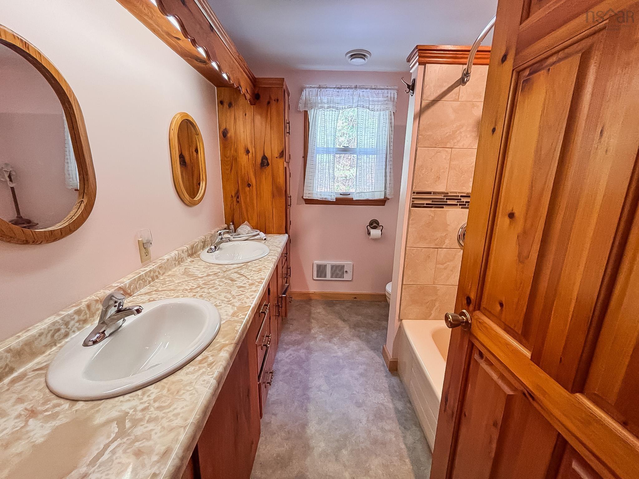 $359,000.00: 112 Janes Road, Oakland