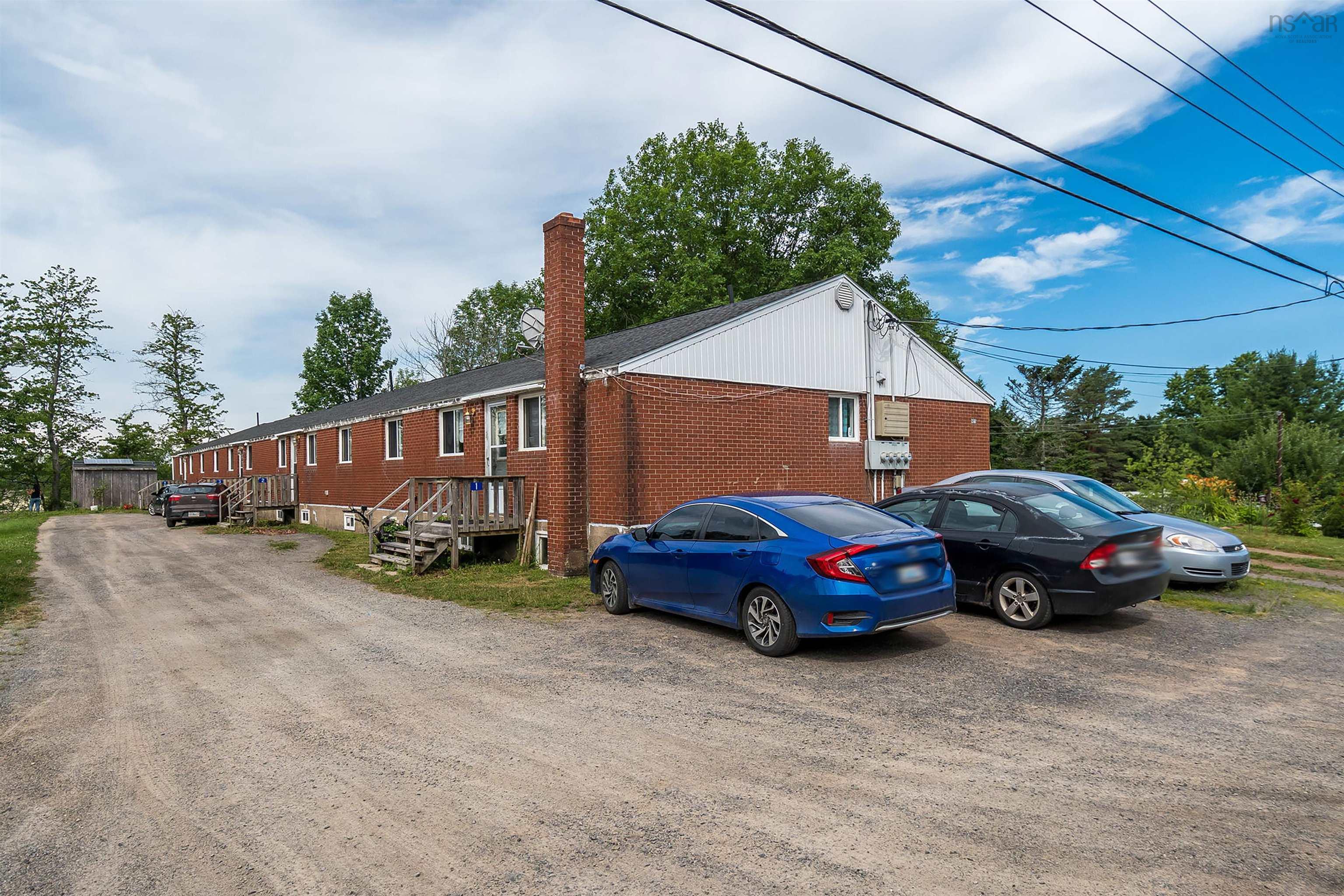 $699,900.00: 1592 Crossley Court, Windsor