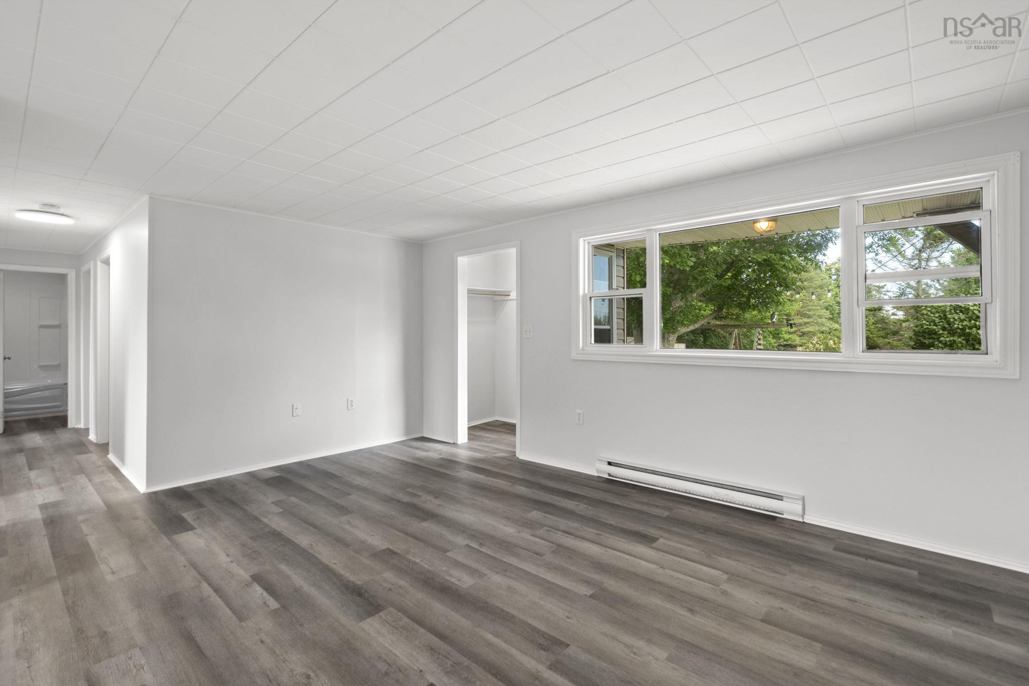 $699,900.00: 1592 Crossley Court, Windsor