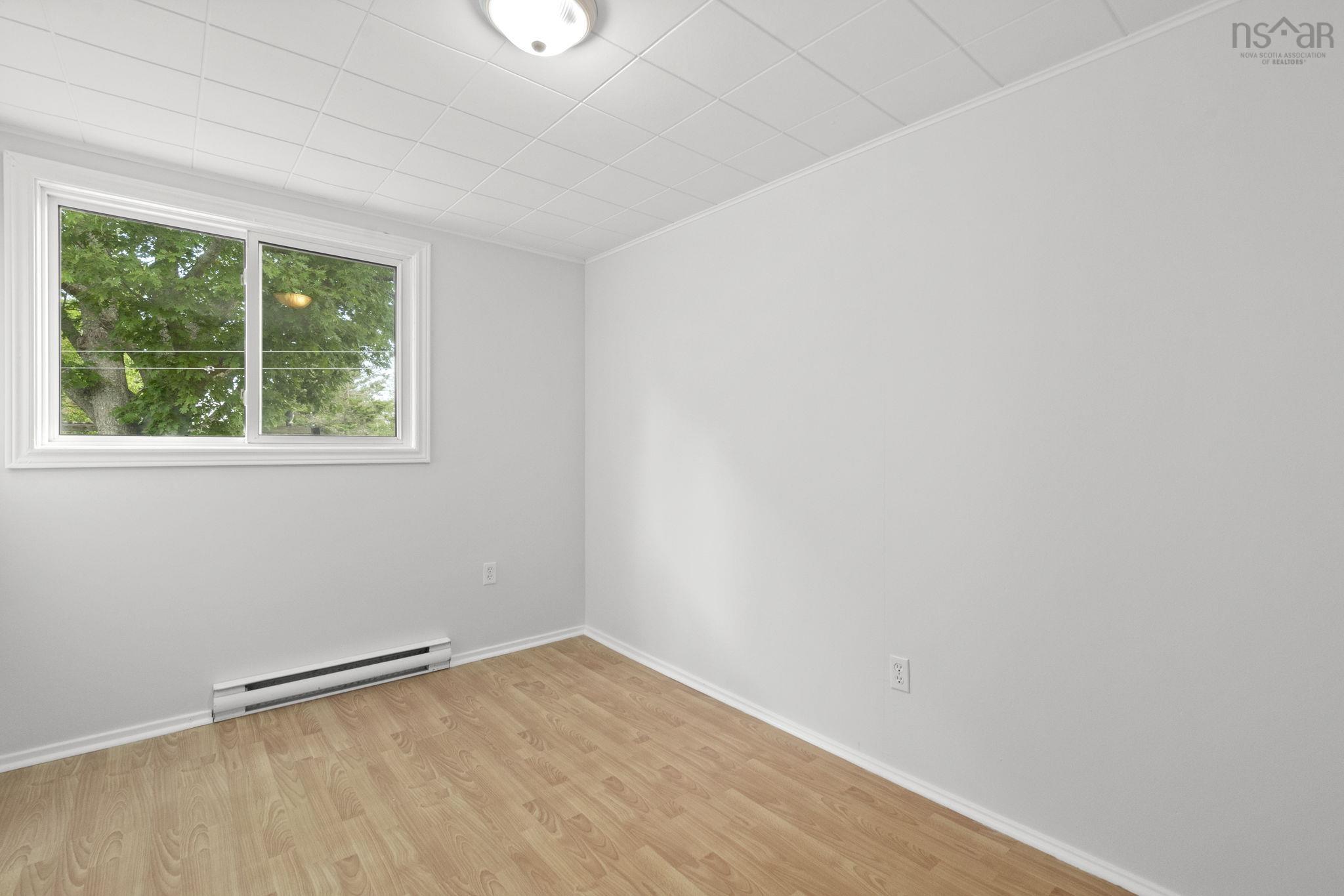 $699,900.00: 1592 Crossley Court, Windsor