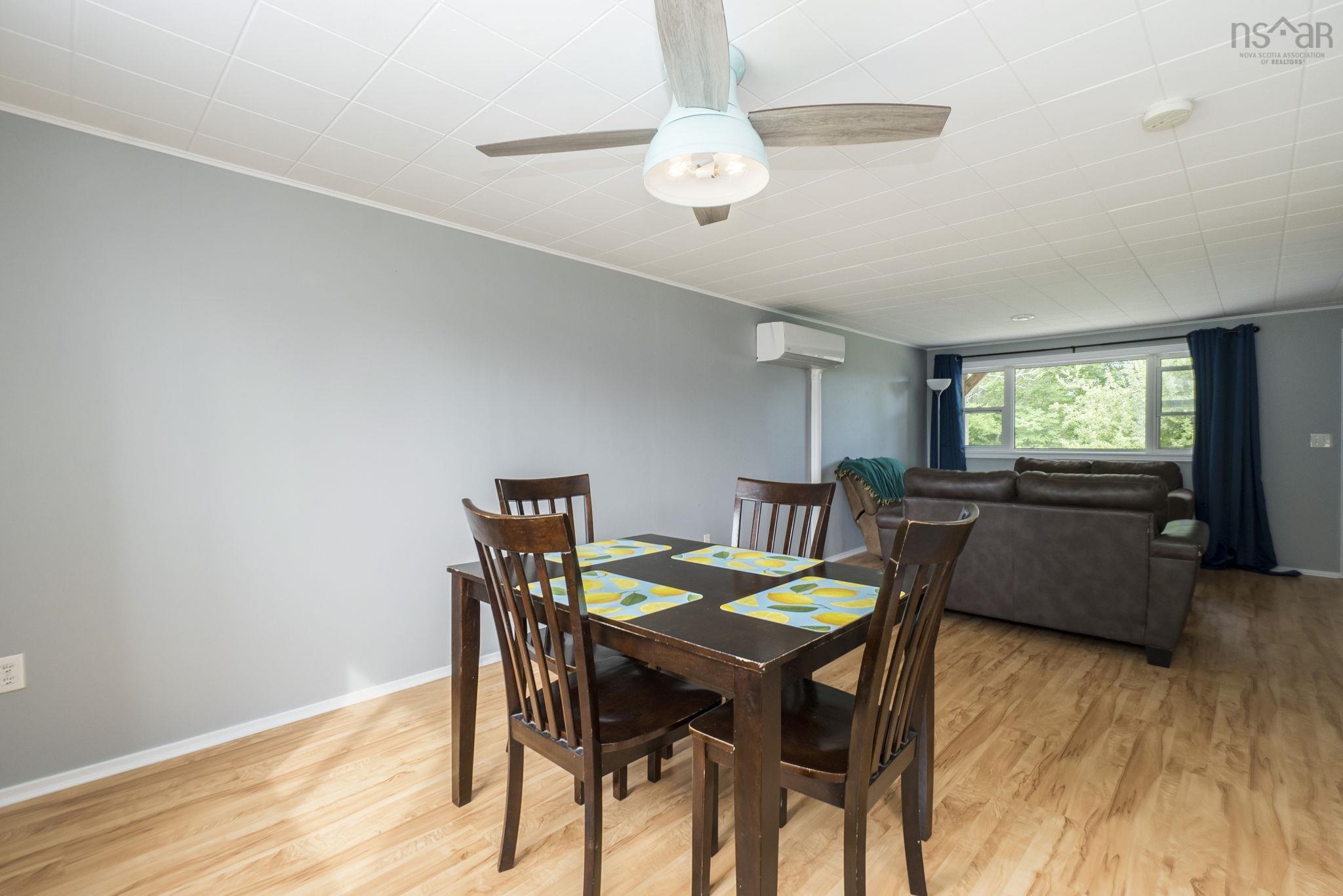 $699,900.00: 1592 Crossley Court, Windsor