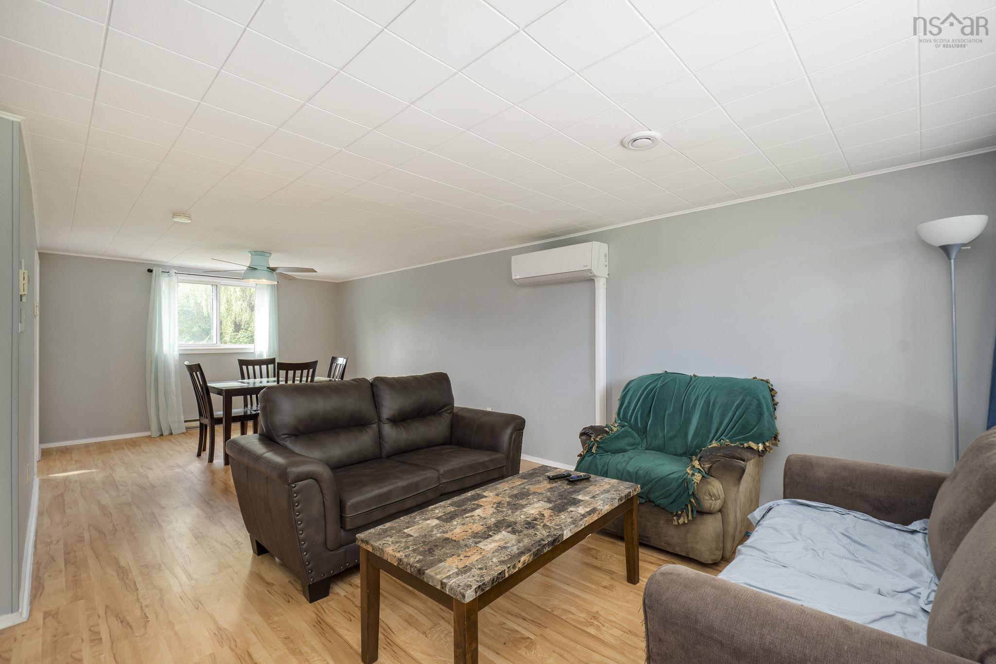 $699,900.00: 1592 Crossley Court, Windsor