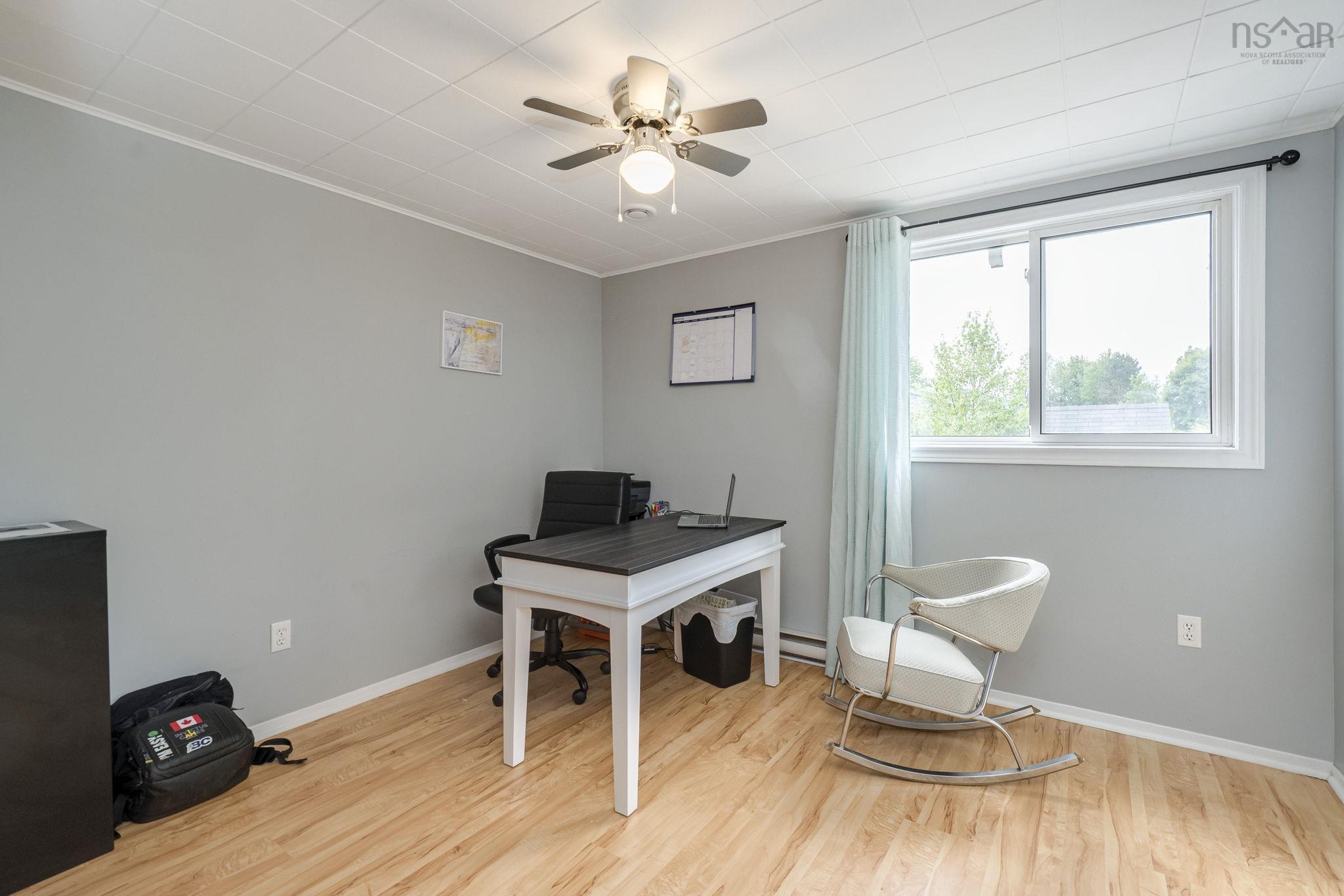 $699,900.00: 1592 Crossley Court, Windsor