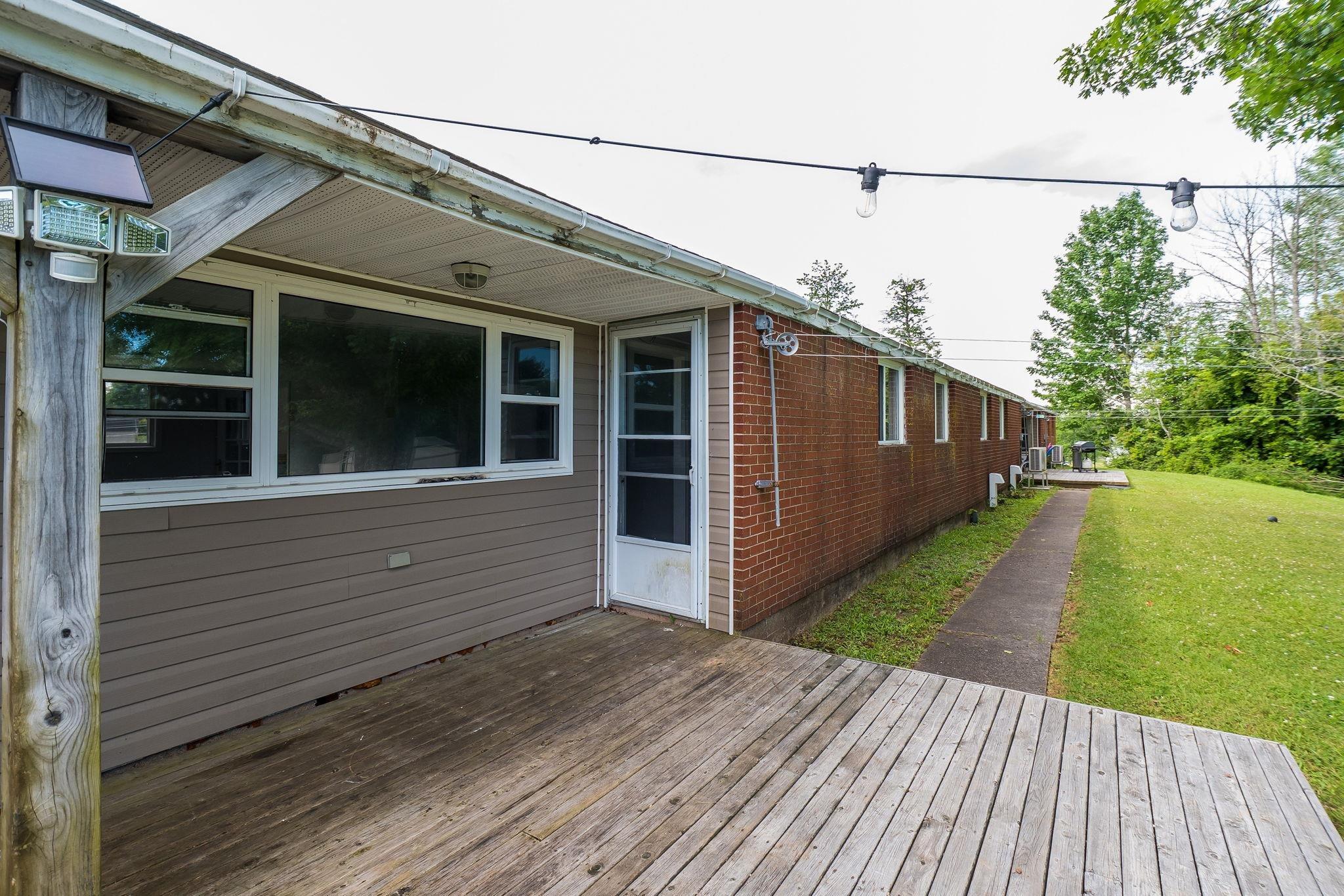 $699,900.00: 1592 Crossley Court, Windsor