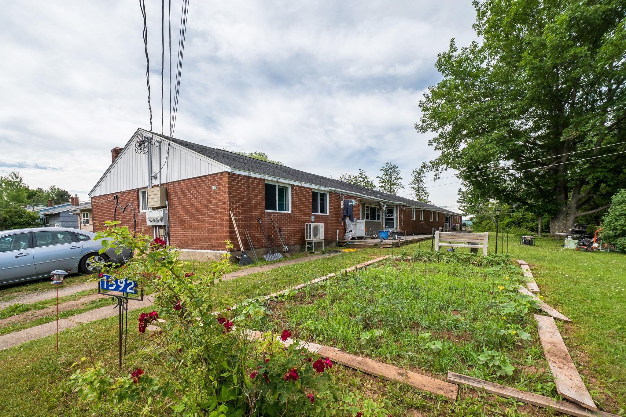 $699,900.00: 1592 Crossley Court, Windsor