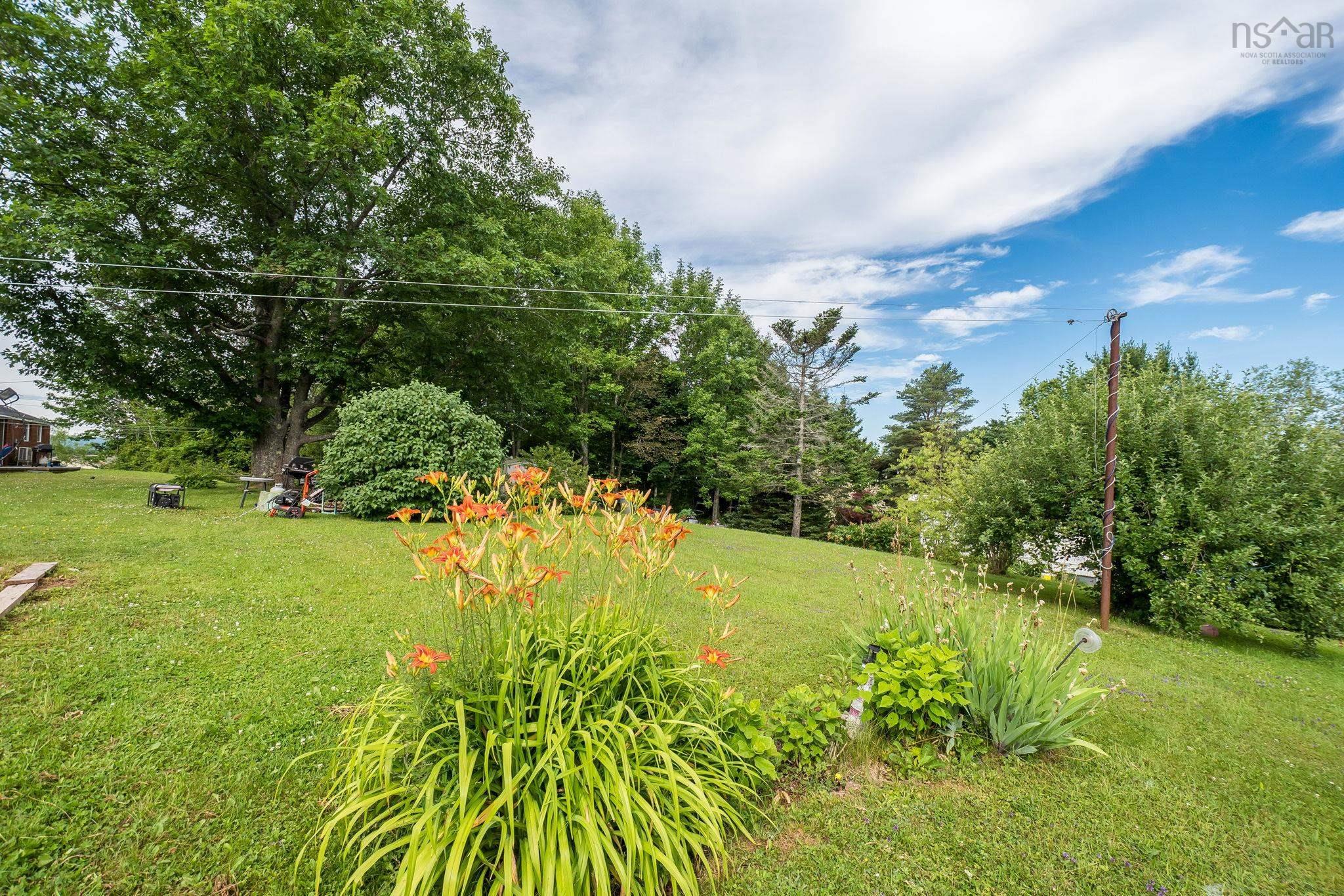 $699,900.00: 1592 Crossley Court, Windsor