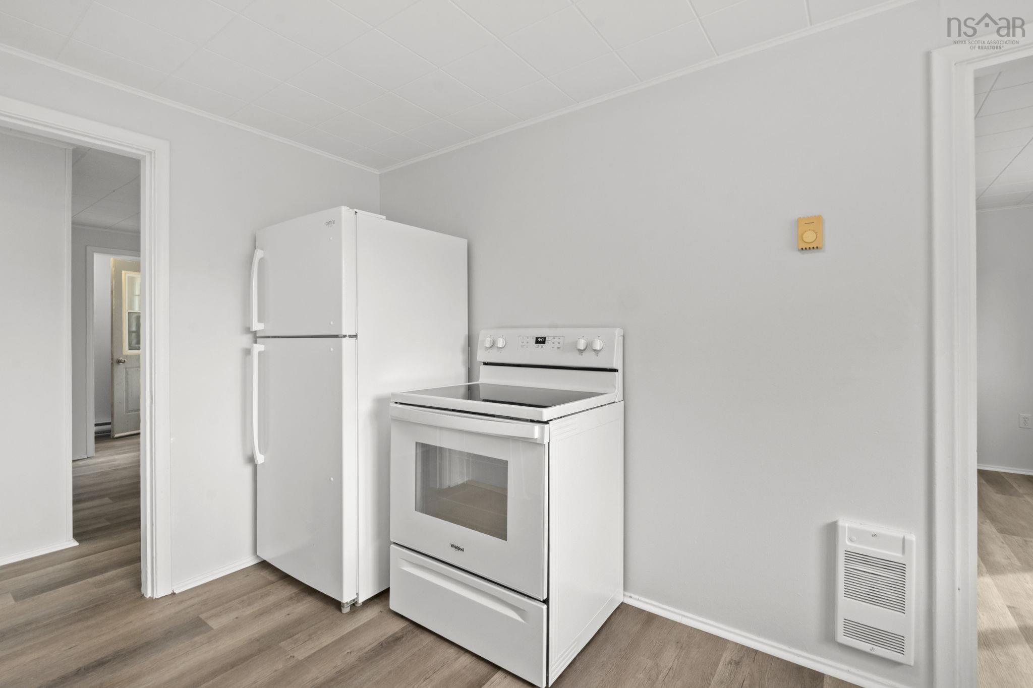 $699,900.00: 1592 Crossley Court, Windsor