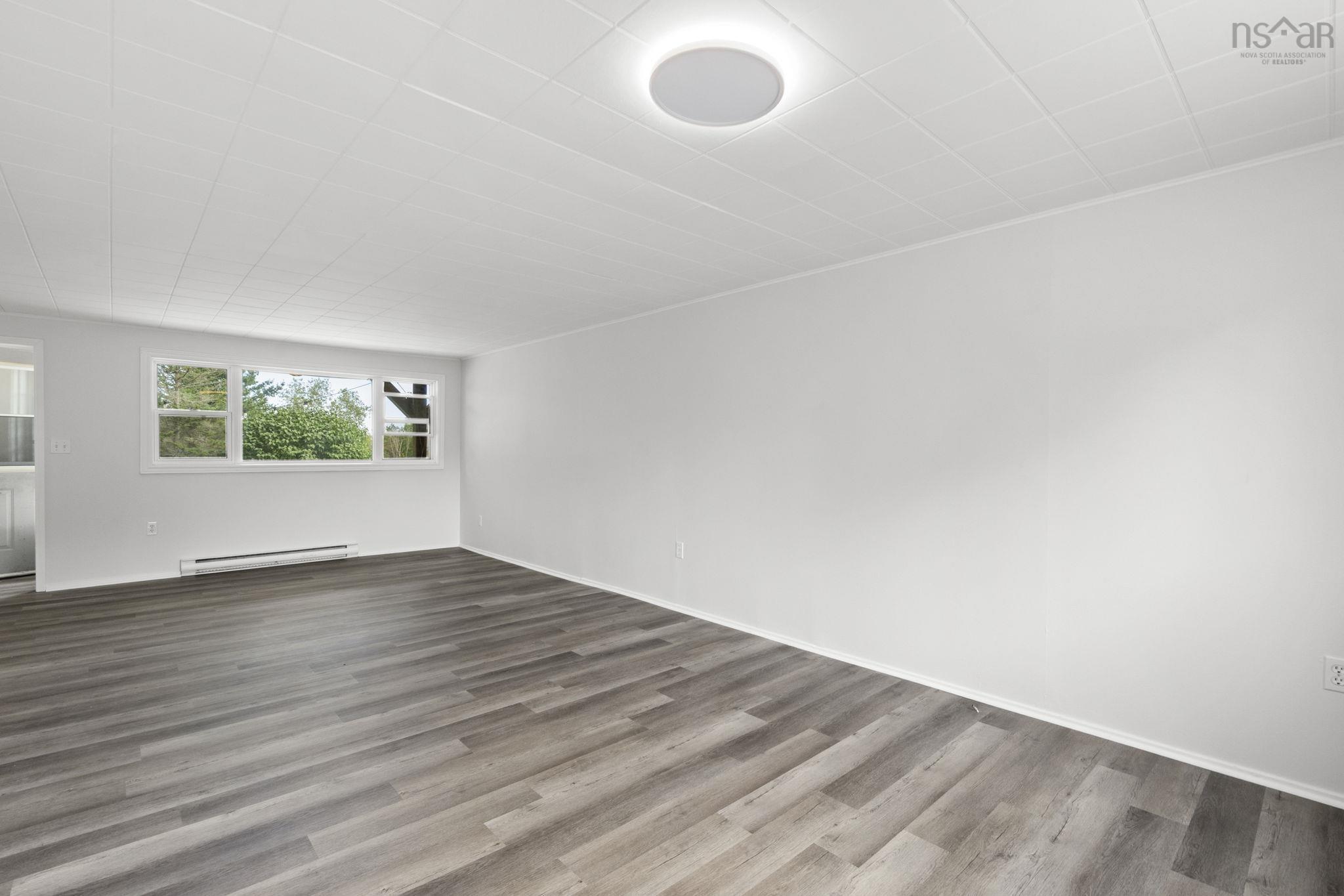 $699,900.00: 1592 Crossley Court, Windsor