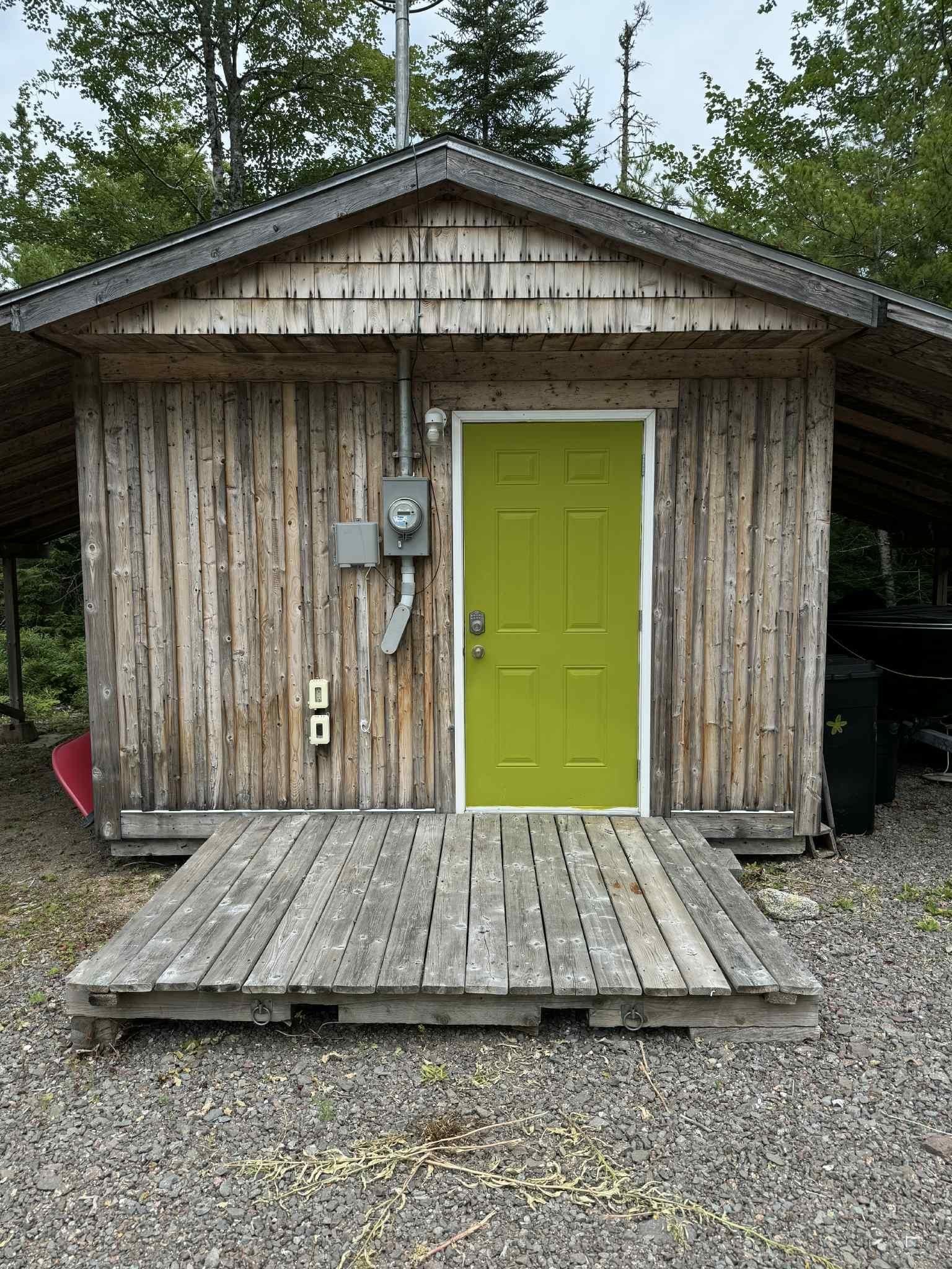 $189,000.00: 48 Alexander WATERLOO LAKE Avenue, New Albany