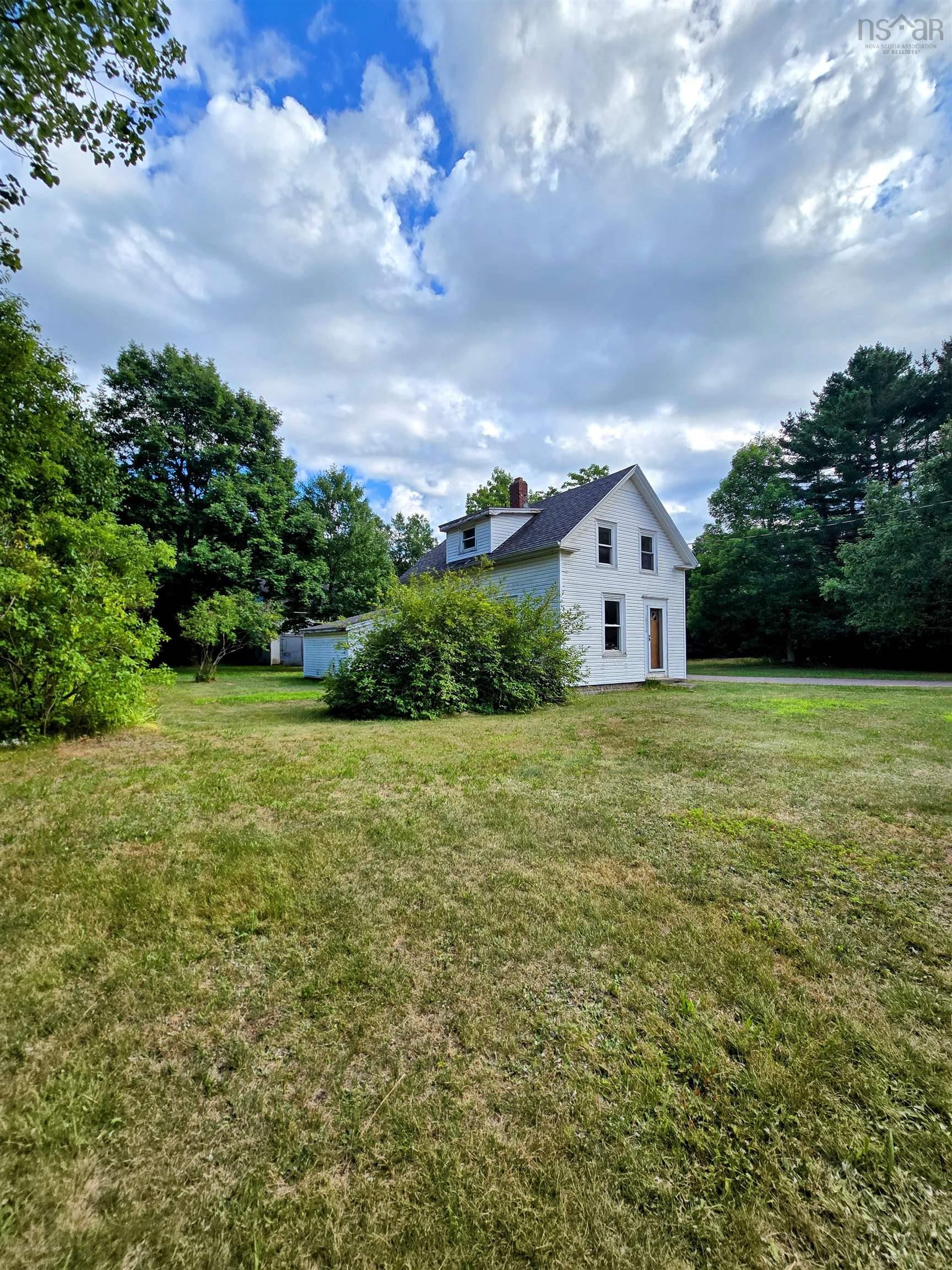 $199,000.00: 10310 201 Highway, Meadowvale