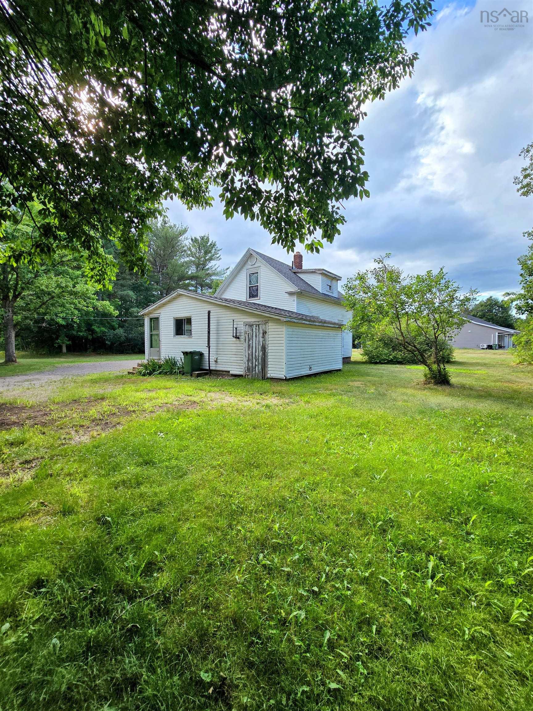 $199,000.00: 10310 201 Highway, Meadowvale