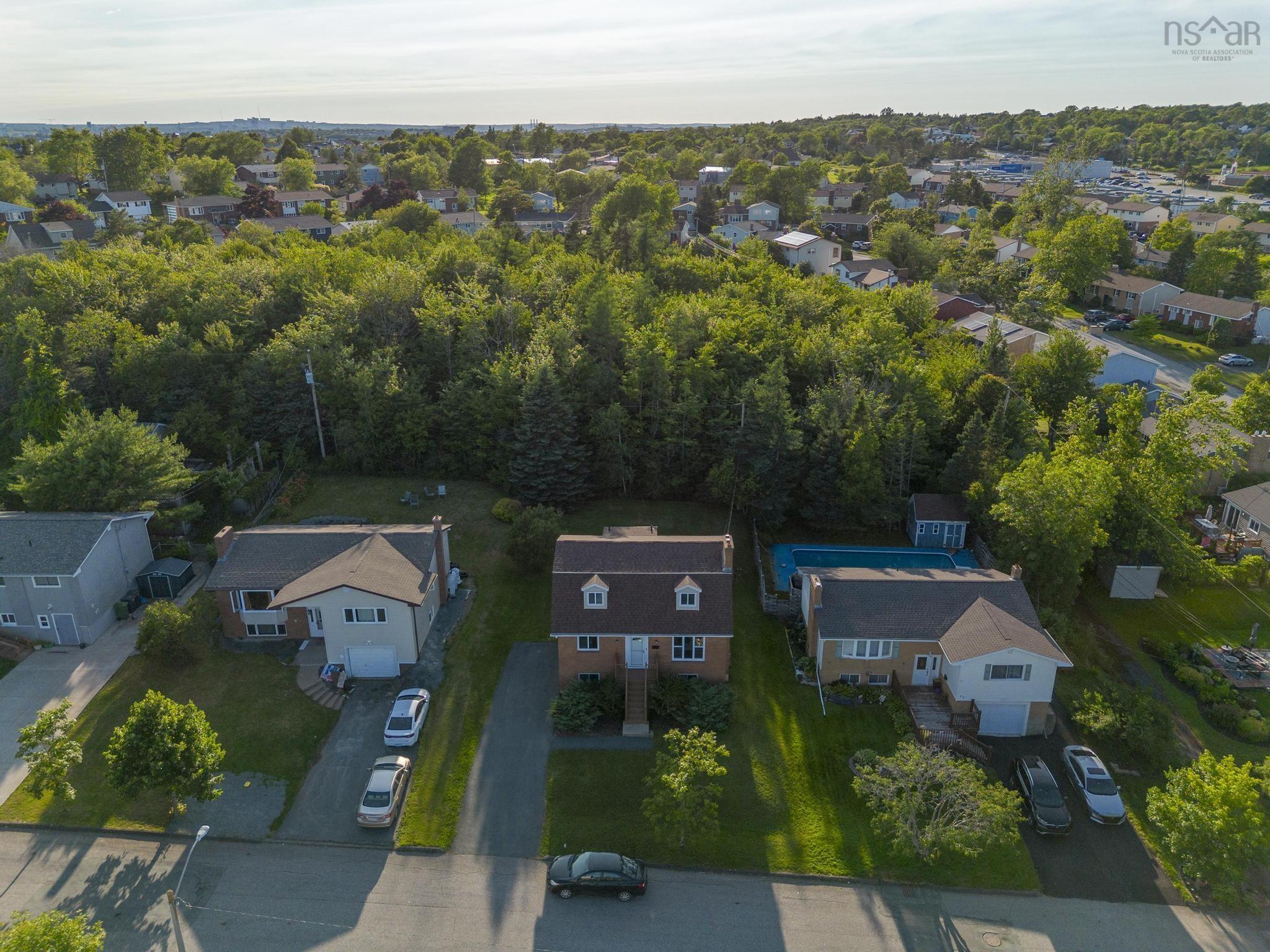 $549,900.00: 31 Hannebury Drive, Cole Harbour