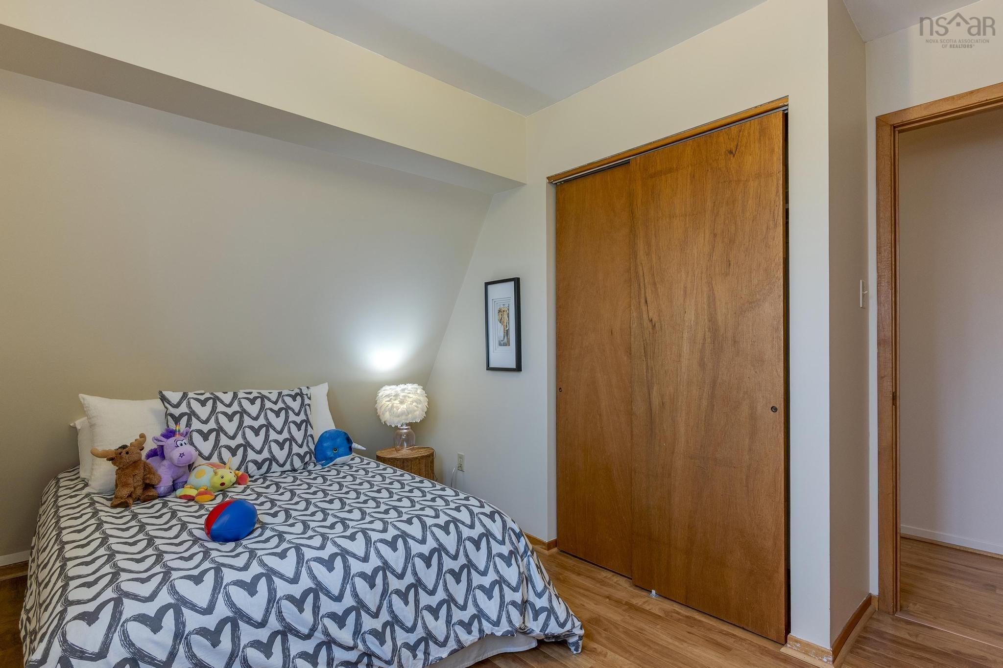 $549,900.00: 31 Hannebury Drive, Cole Harbour