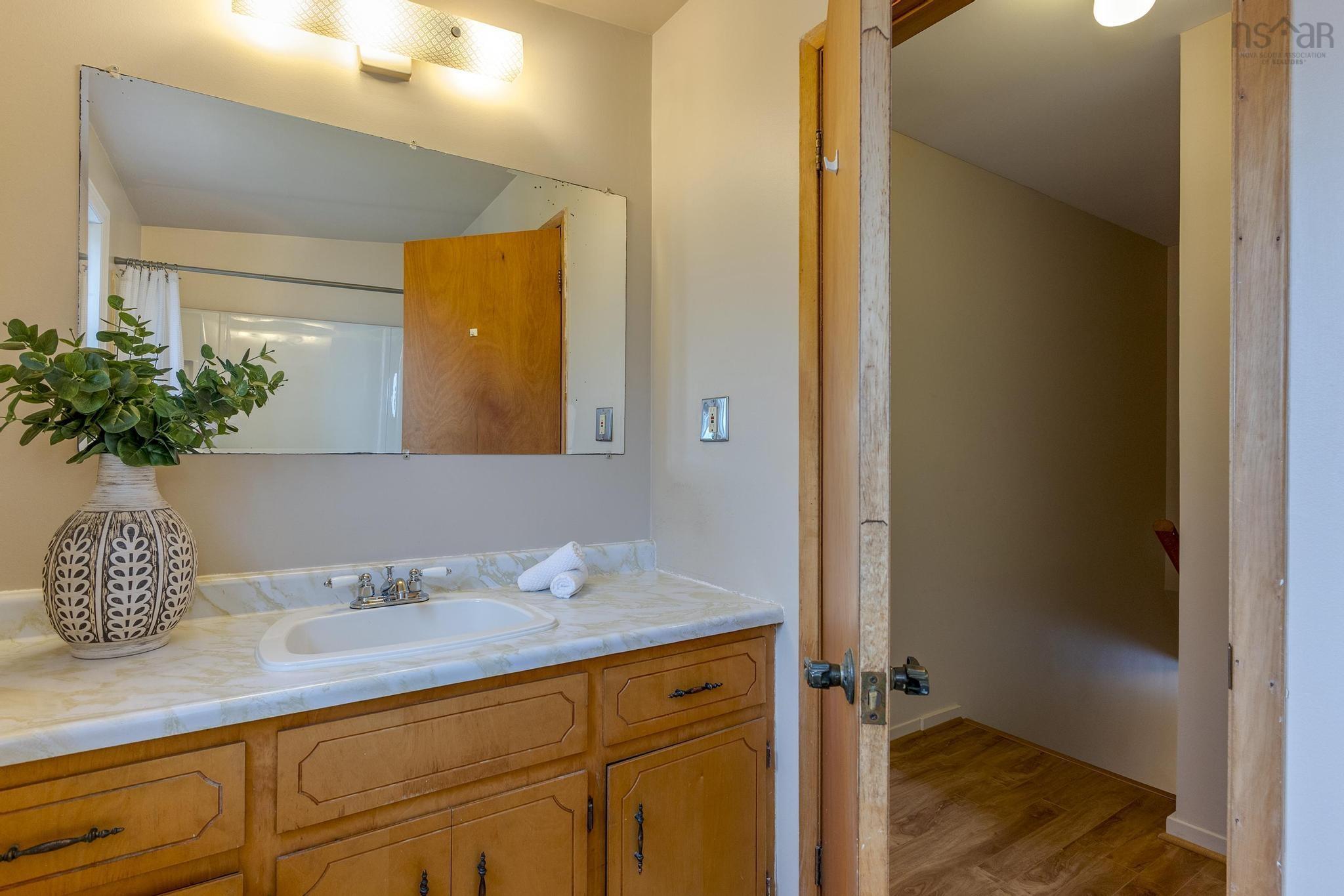 $549,900.00: 31 Hannebury Drive, Cole Harbour