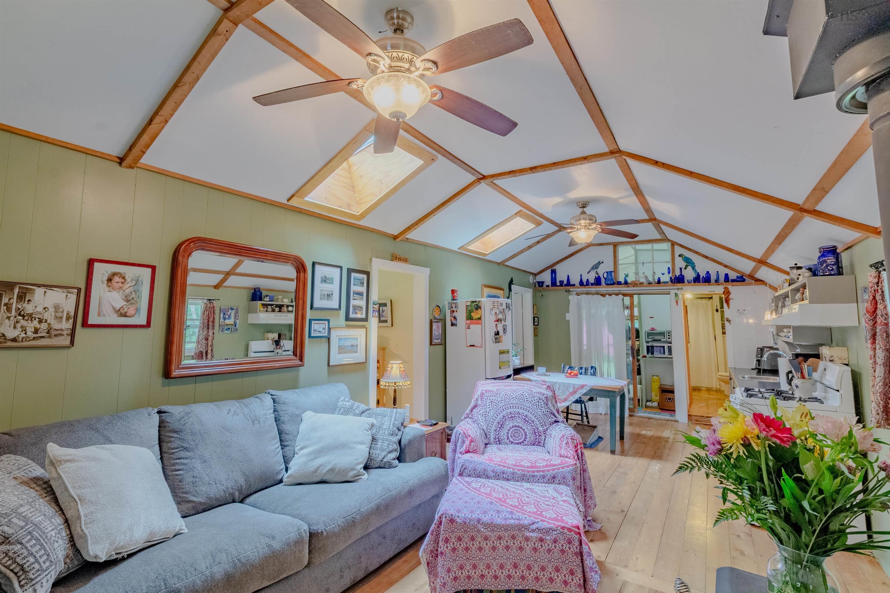 $190,000.00: 1387 Canada Hill Road, Lockeport