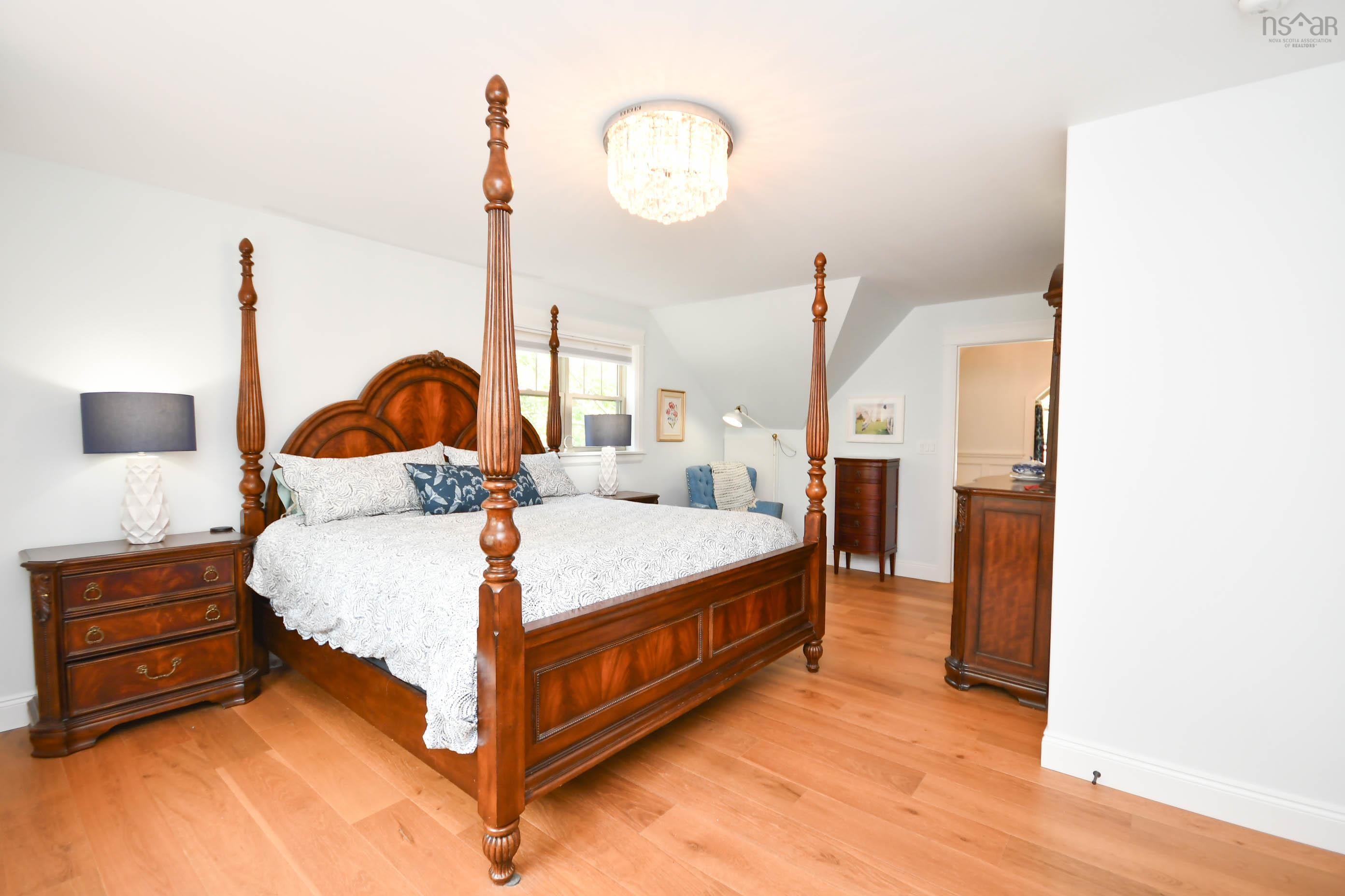 $989,900.00: 7 Crichton Park Road, Dartmouth