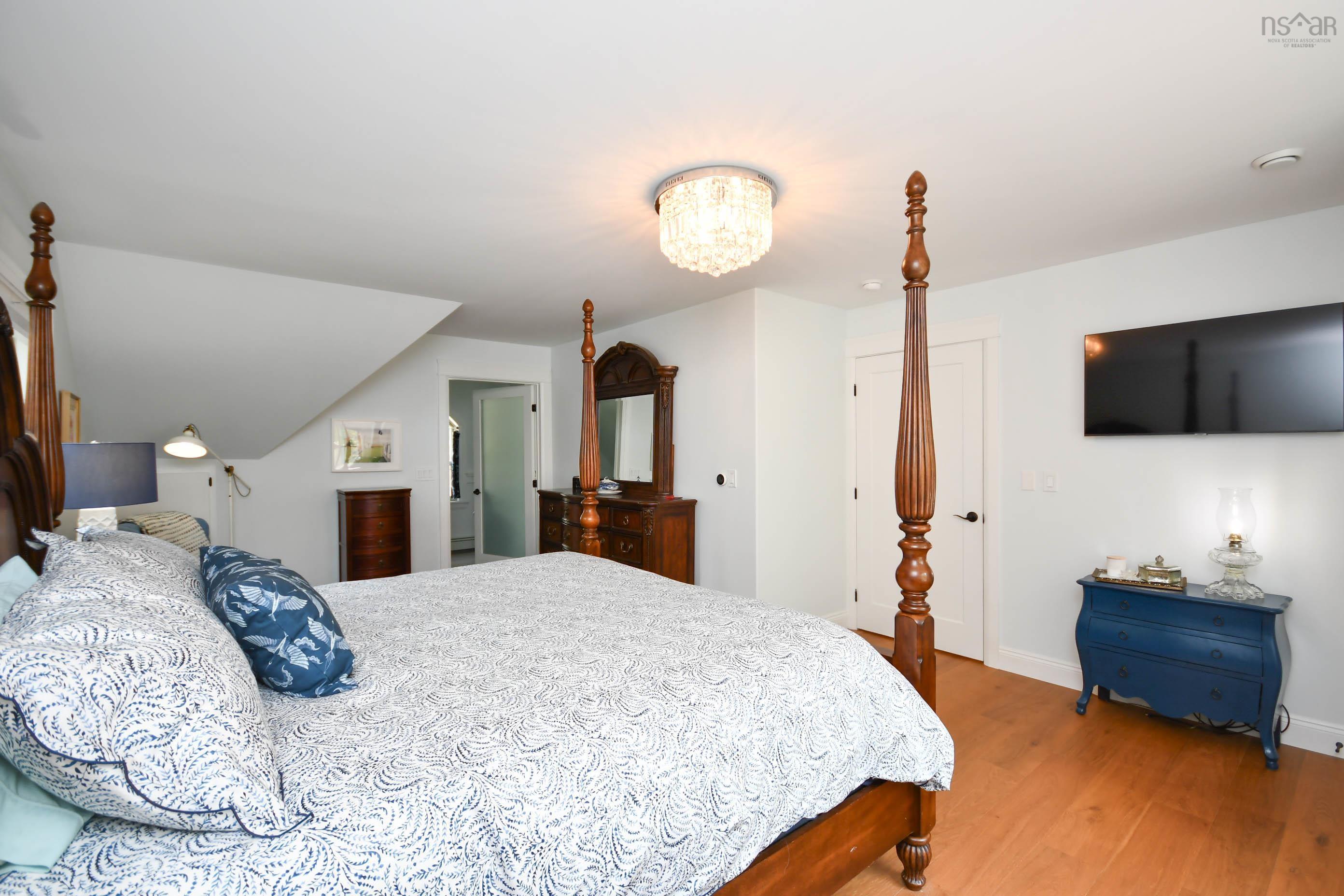 $989,900.00: 7 Crichton Park Road, Dartmouth