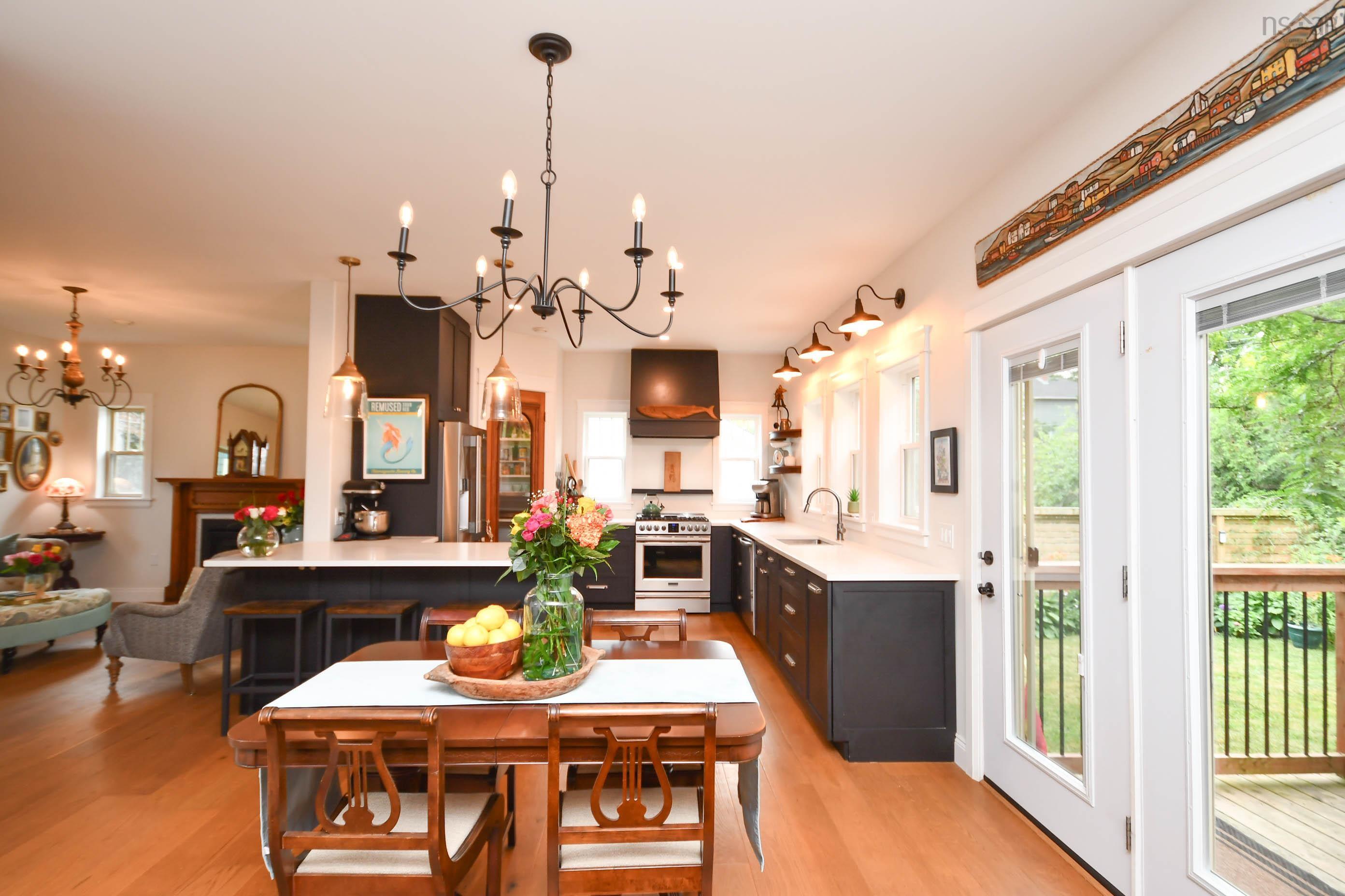 $989,900.00: 7 Crichton Park Road, Dartmouth